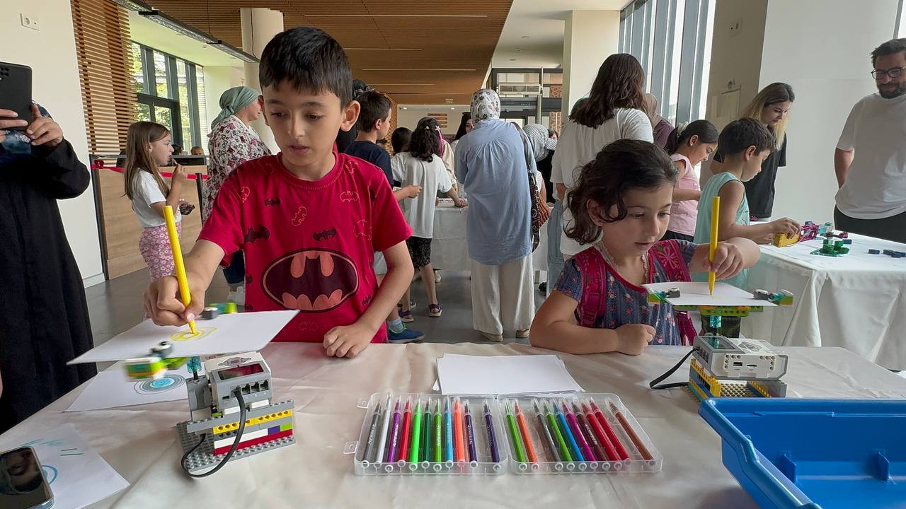 Büyükşehir SGM’de teneffüs zili çaldığı an legolar masaya dökülüyor 