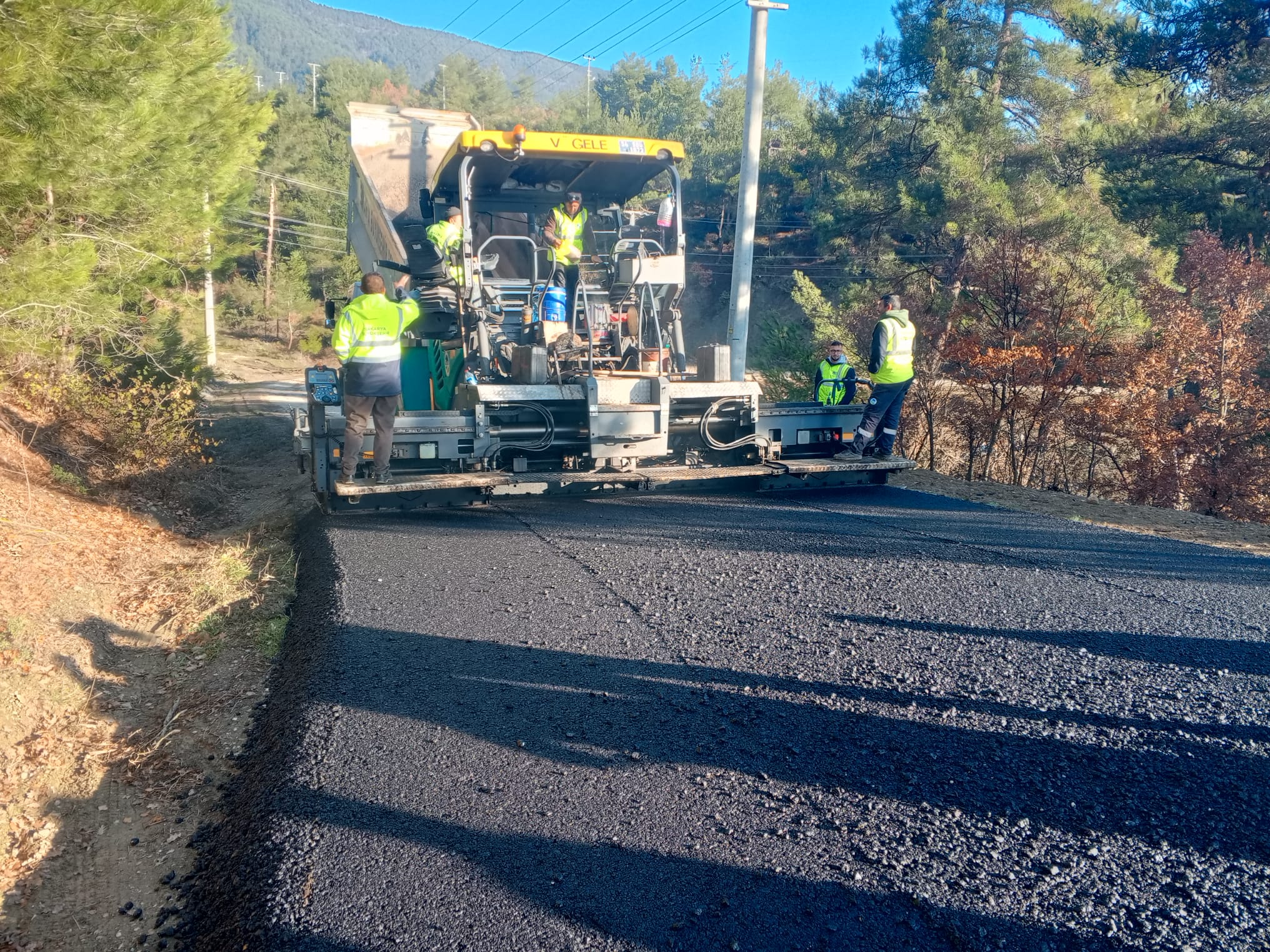 Büyükşehir’den şehrin en uzak noktasında asfalt atağı