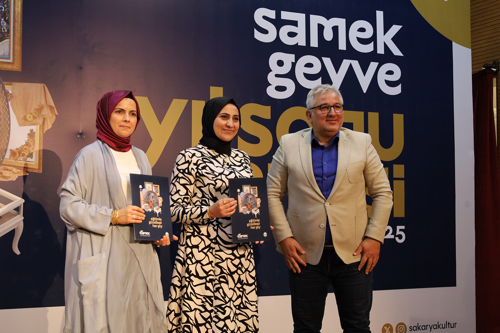 SAMEK kursiyerlerinden Geyve’de sanat şöleni: 350’yi aşkın eser sanatseverlerin beğenisine sunuldu