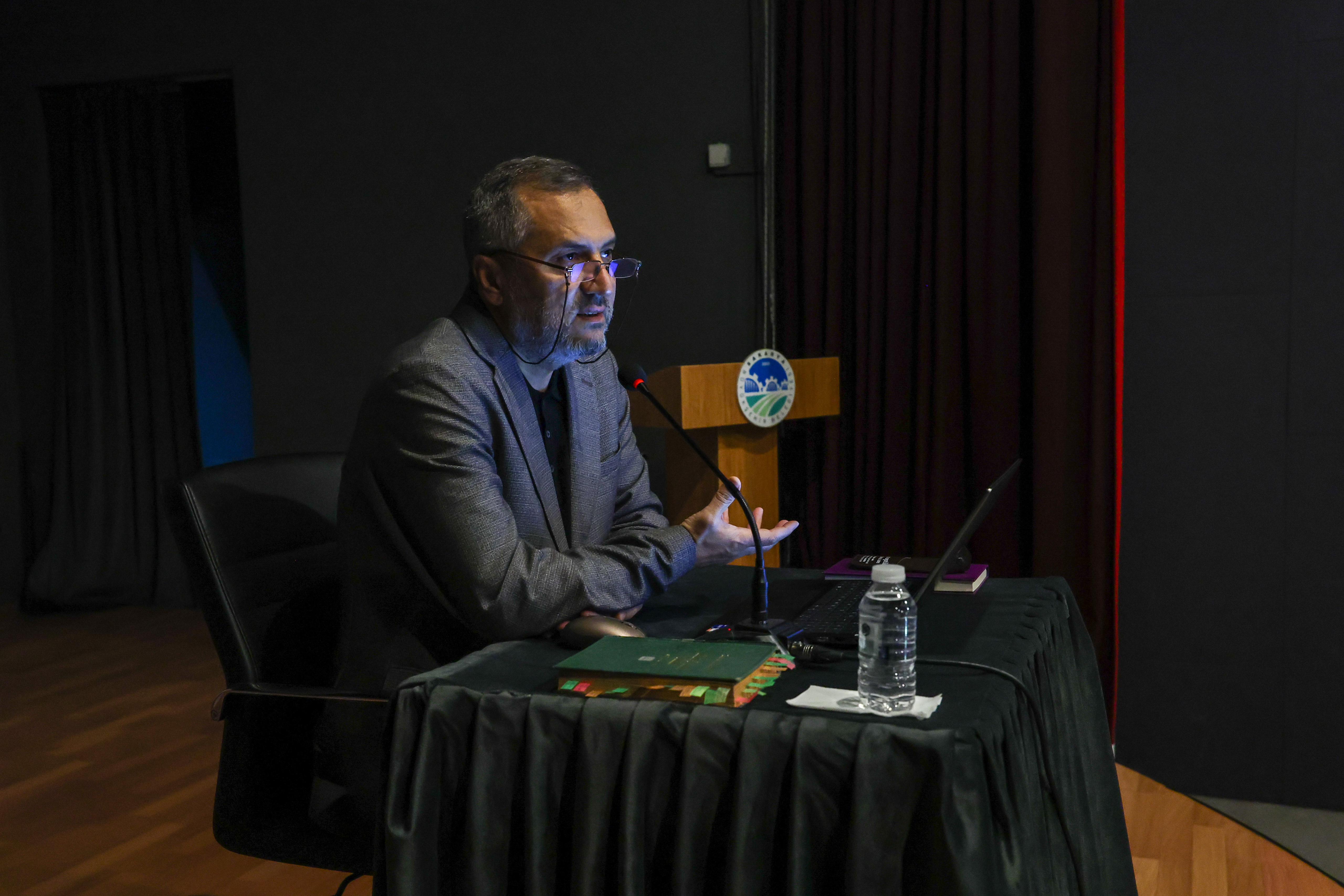 Prof. Dr. Sezai Küçük Hz. Mevlana’yı ve insanı konuştu: “Her insan dünyanın merkezidir”