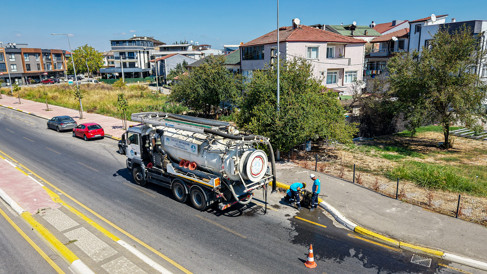 SASKİ kuvvetli yağış uyarılarına karşı altyapı temizliği için sahada