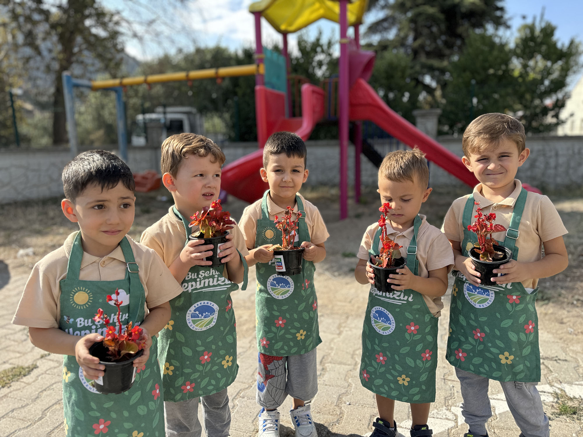 Doğa sevgisi minik kalplerde filizleniyor
