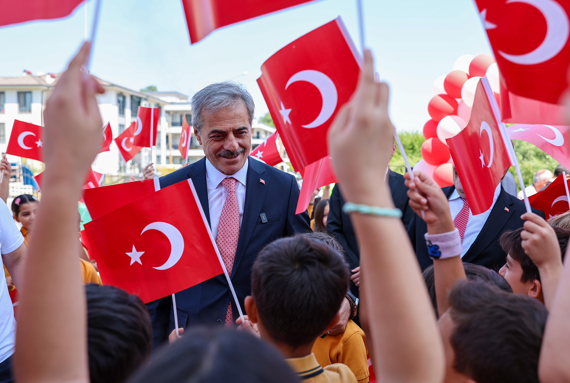 Yusuf Alemdar, çocukların heyecanına ortak oldu: “Siz bu şehrin ve geleceğin parlayan yıldızları olacaksınız”