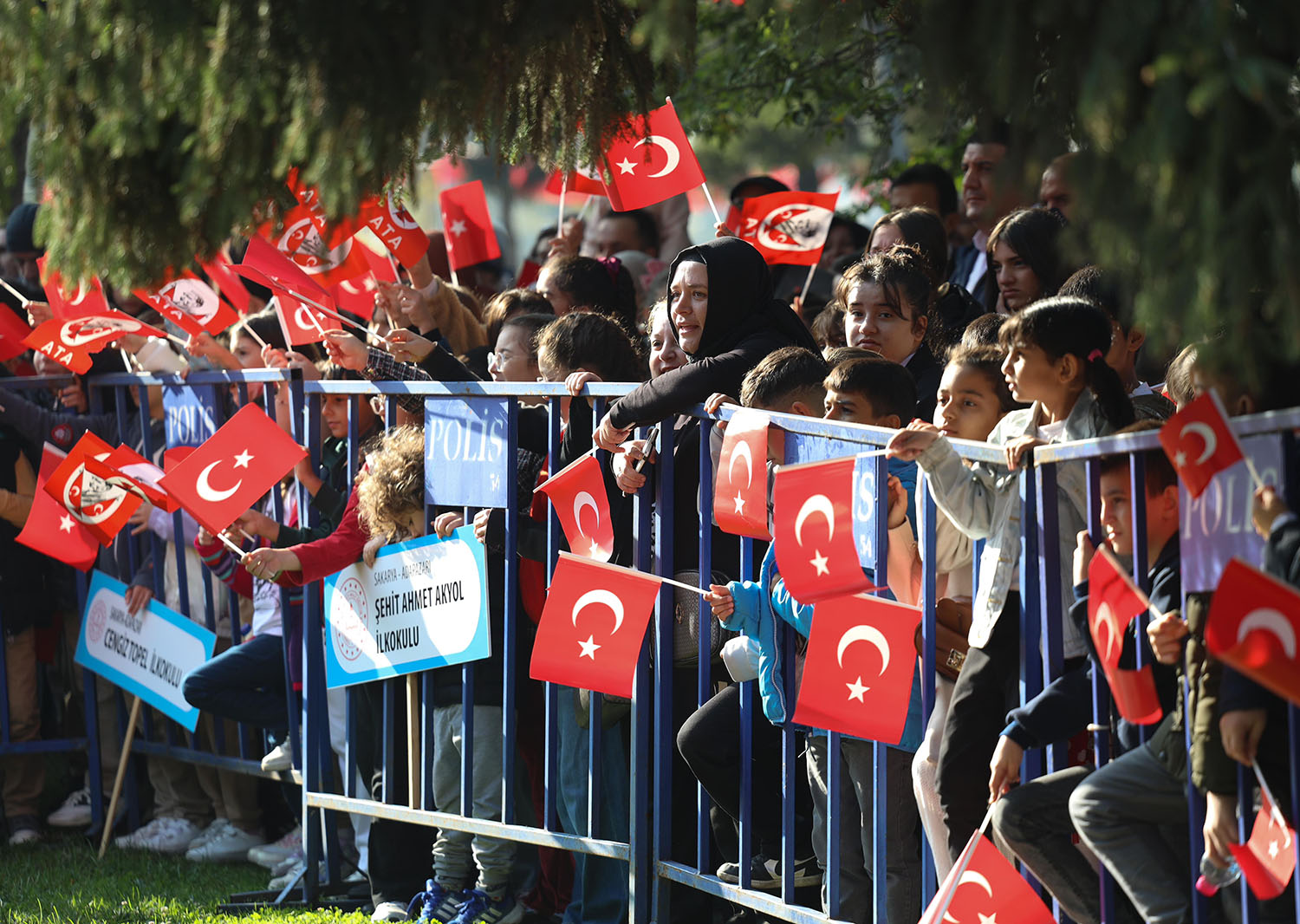 Yusuf Alemdar bulvara sığmayan bayram coşkusuna ortak oldu: “İlelebet nice yüzyıllara…”