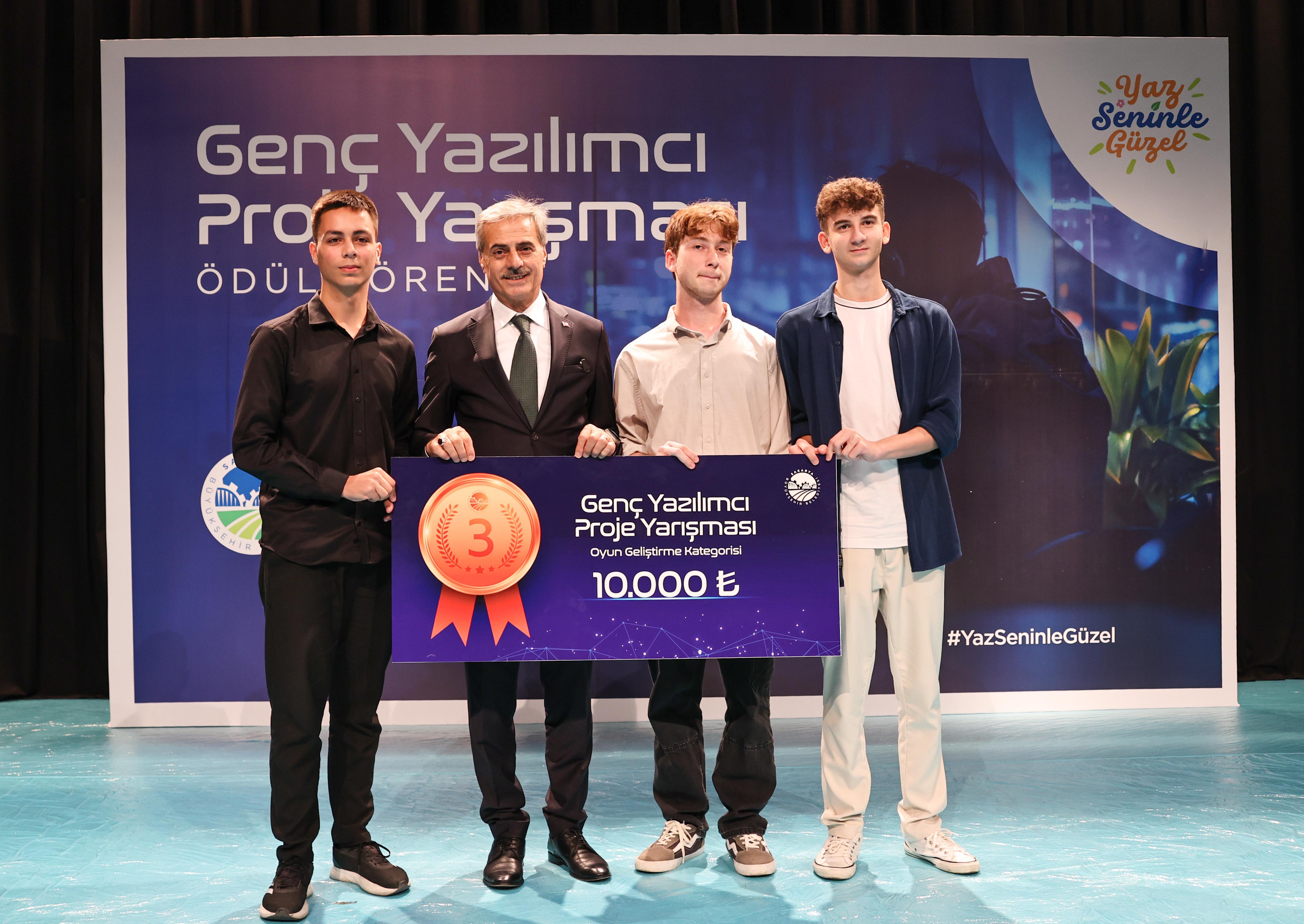 “Takip eden değil, tasarlayan, üreten, yön veren bir gençliğimiz var”