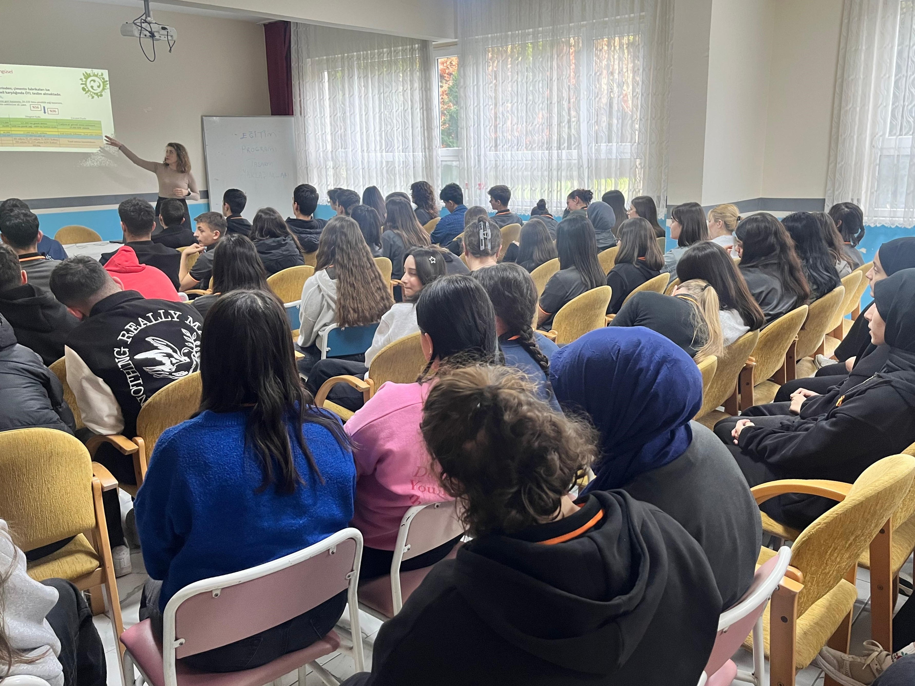 Büyükşehir’den bin 400 lise öğrencisine “İklim Değişikliği ve Sıfır Atık” eğitimi