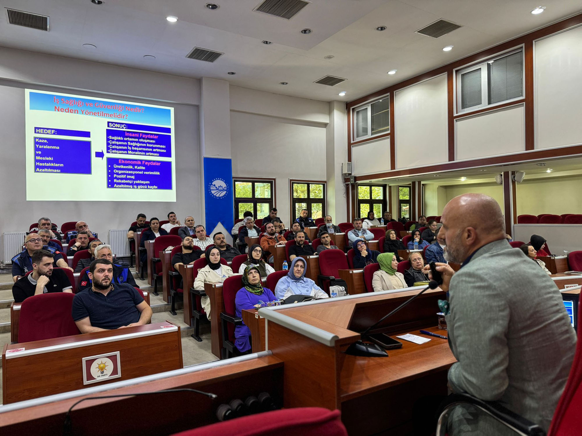 Büyükşehir çalışanlarına iş sağlığı ve güvenliği eğitimi