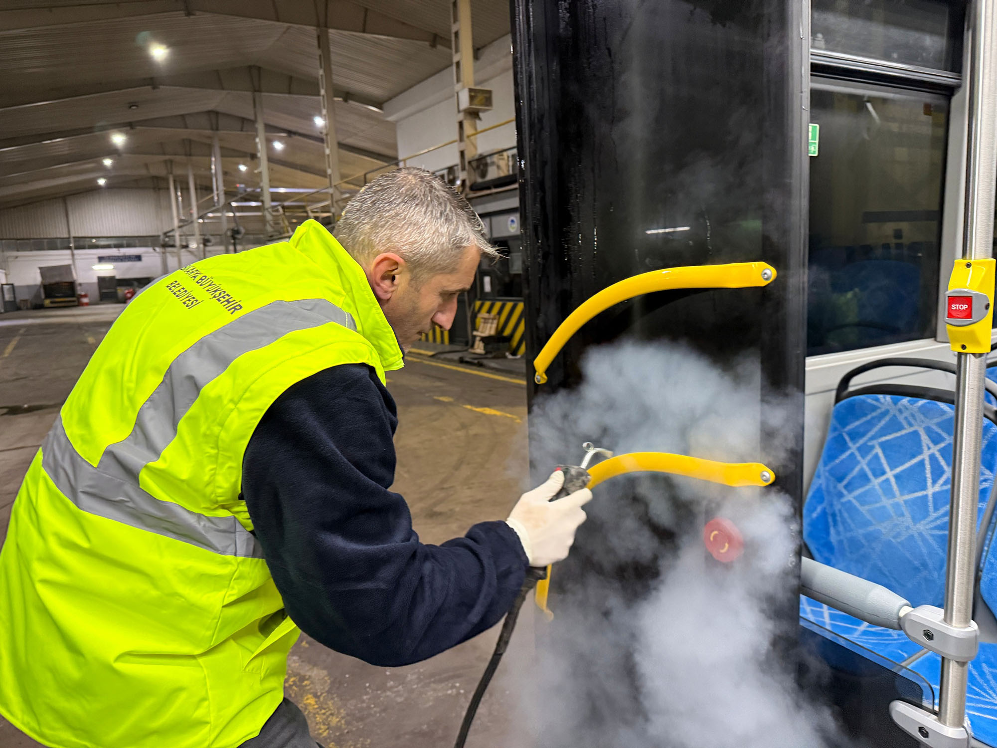 Büyükşehir’in toplu taşıma araçlarında hijyen önceliği en üst seviyede