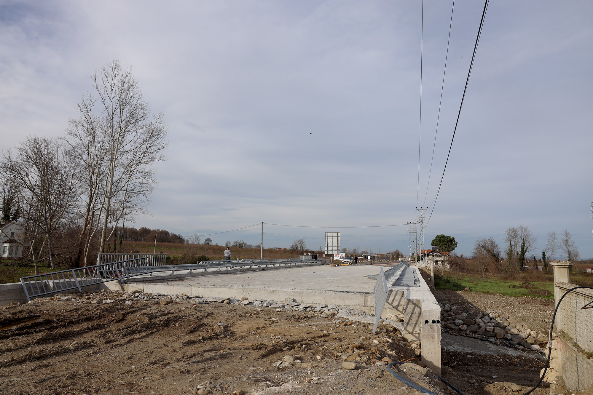 Karapürçek’i şehre bağlayan köprüde sona doğru