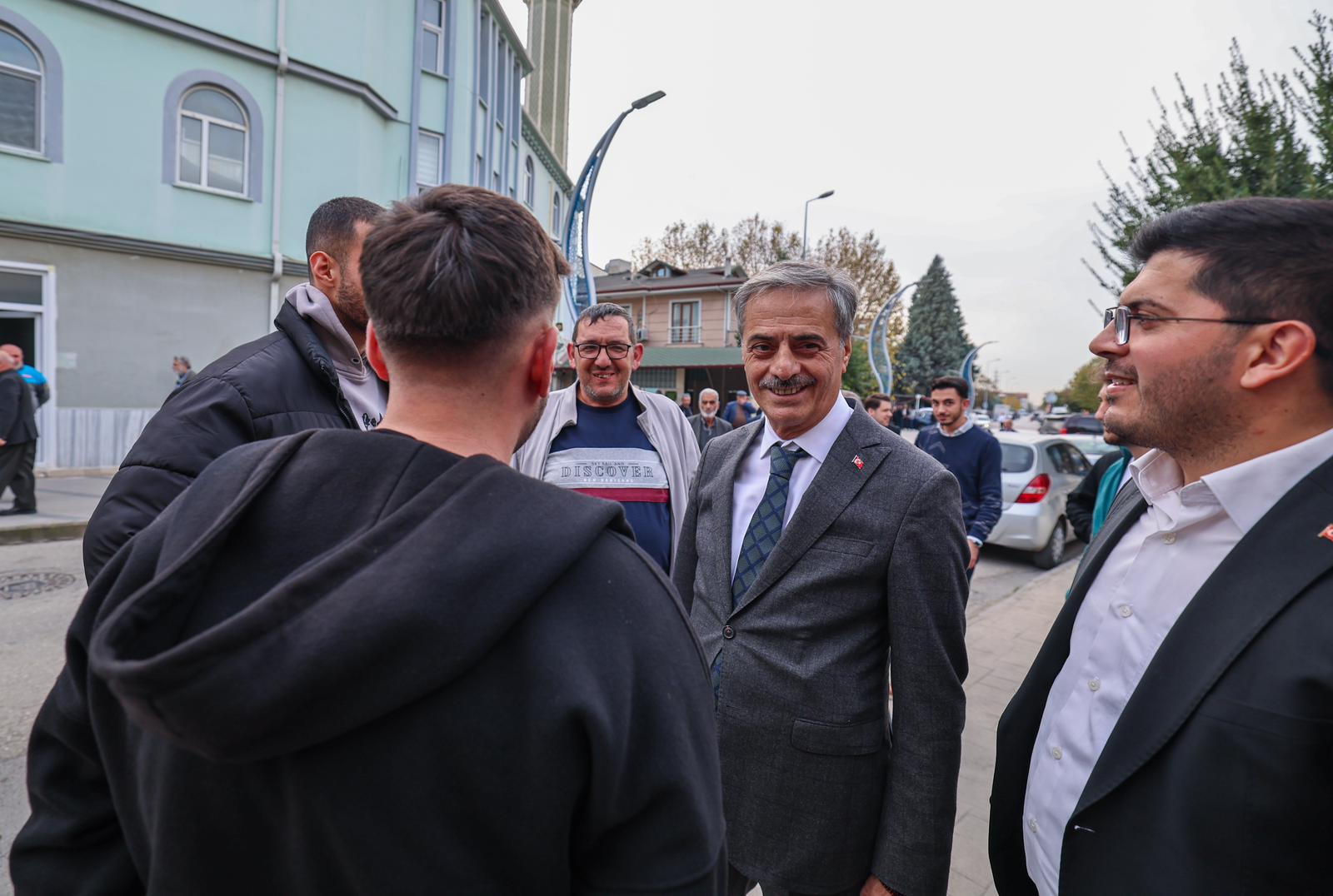 Yeni caddeler ve bağlantı yolları ile şehrimizin ulaşımına güç katıyoruz 