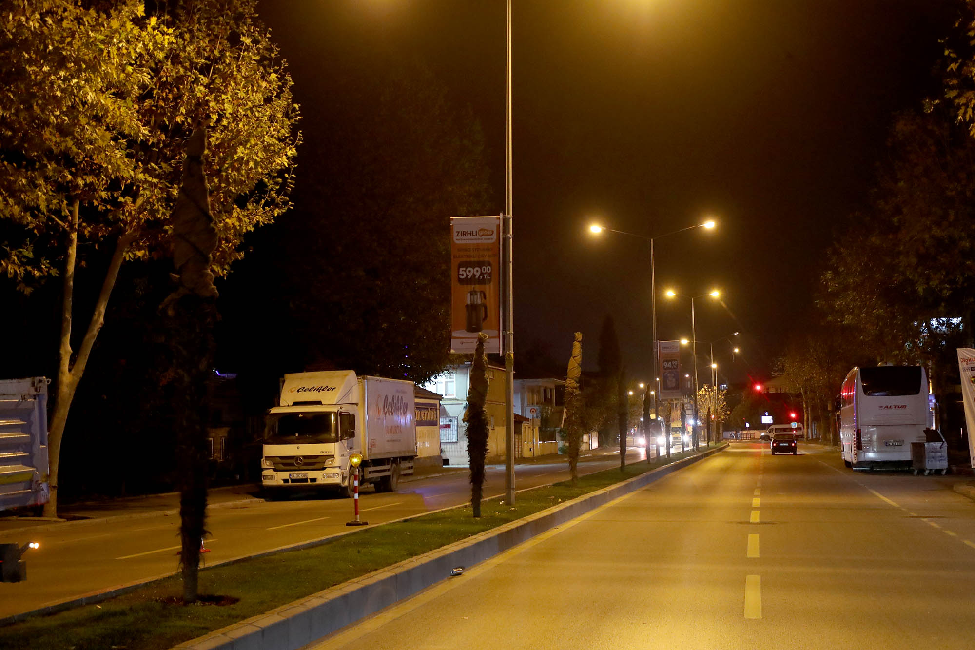 Büyükşehir’den şehrin süsü palmiyeler için dondurucu soğuklara karşı özel önlem