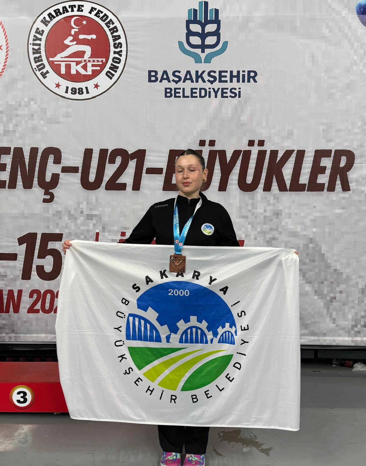 Büyükşehir sporcularından arka arkaya başarılar