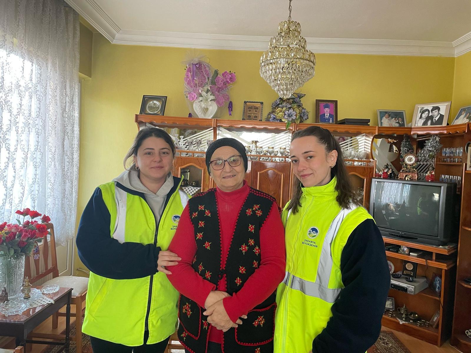 Sakarya’da yaşlılar YADEM’le çok mutlu: Yine yalnız bırakmadılar…