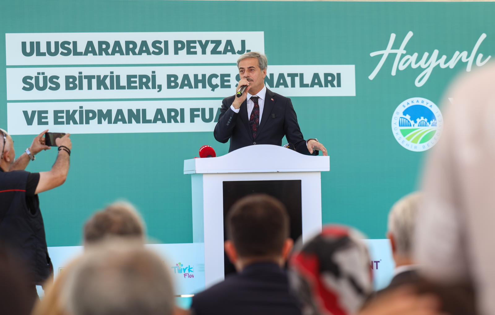 8. Uluslararası Peyzaj, Süs Bitkileri, Bahçe Sanatları ve Ekipmanları Fuarı kapılarını açtı