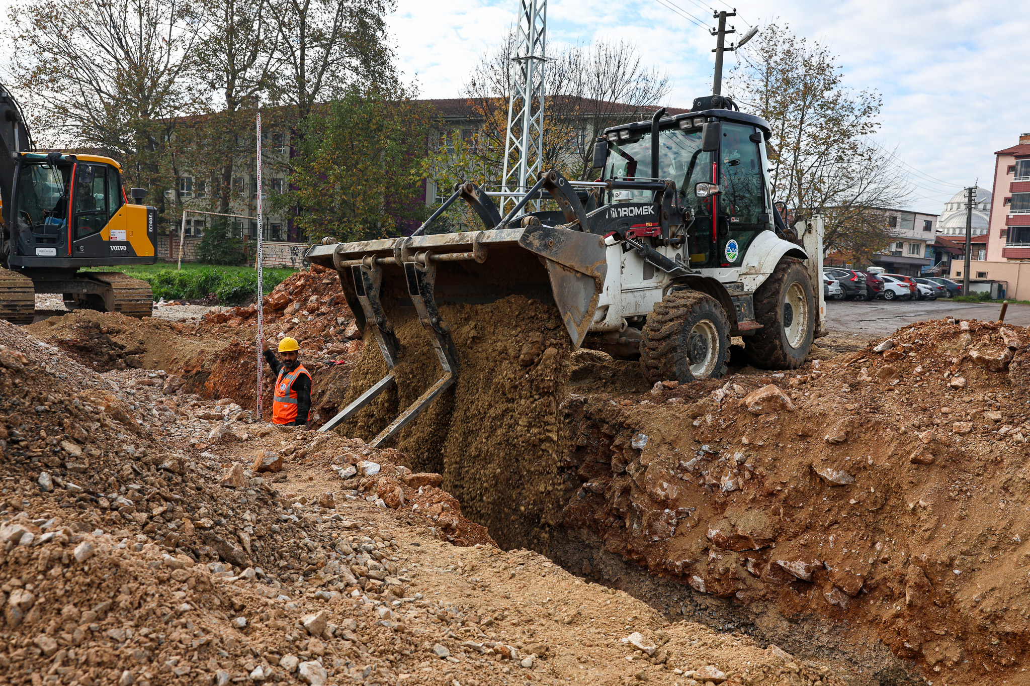 Alparslan Türkeş Caddesi’nde duble yol öncesi altyapı güçlendiriliyor