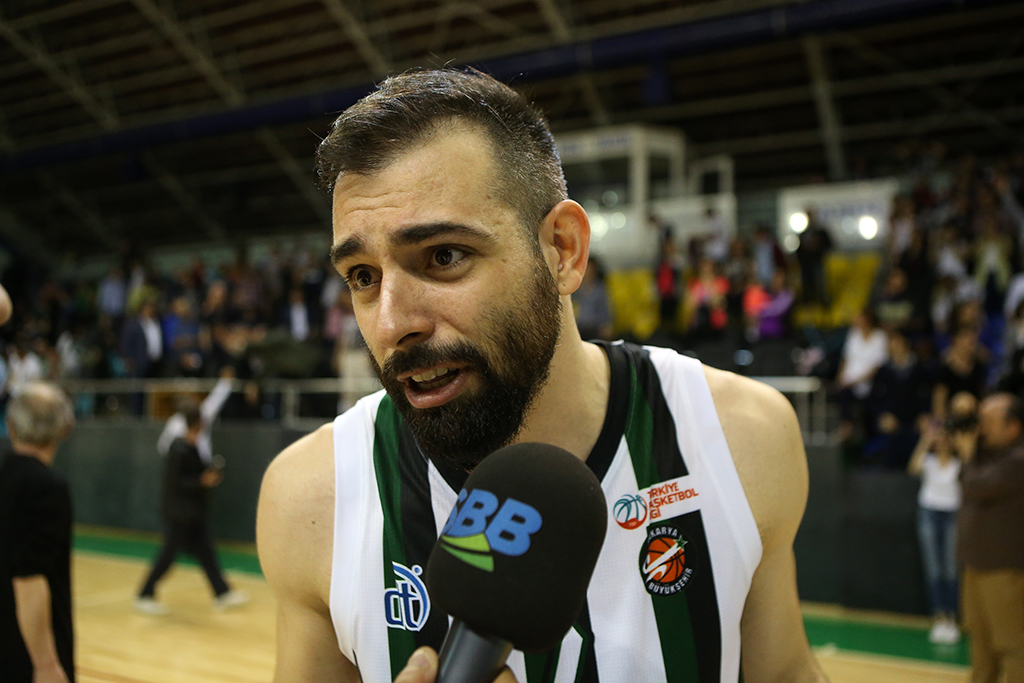Büyükşehir Basket Lidere Geçit Vermedi