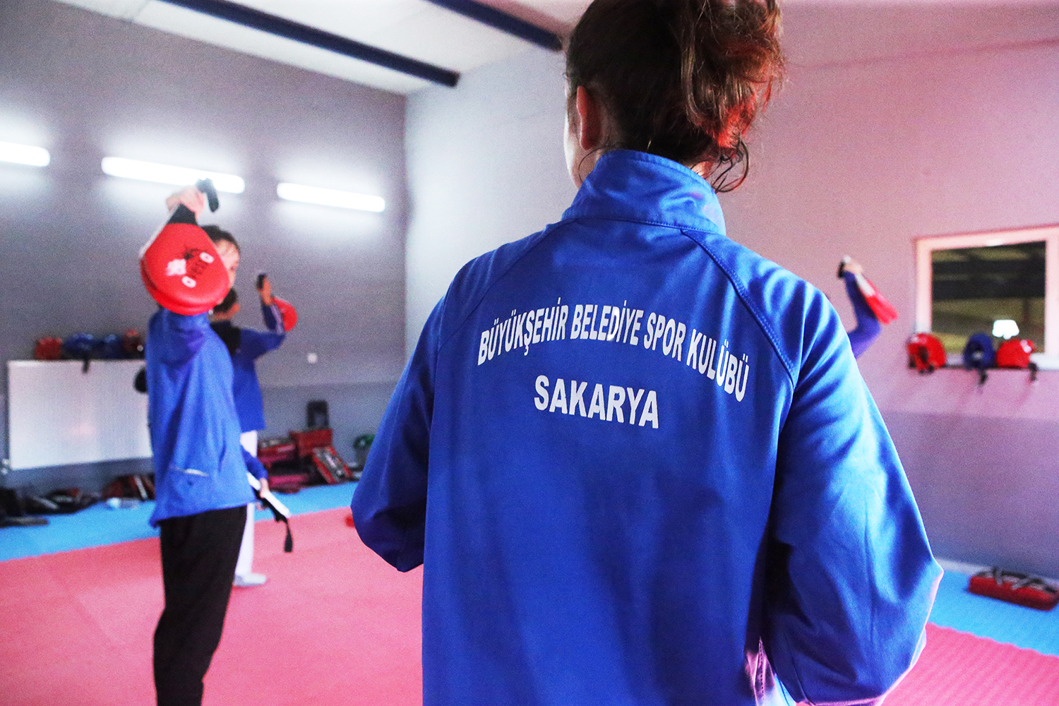 Sakarya’da çocuklar yaz tatilini sporla iç içe geçirecek: Futboldan yüzmeye, tenisten, basketbola…
