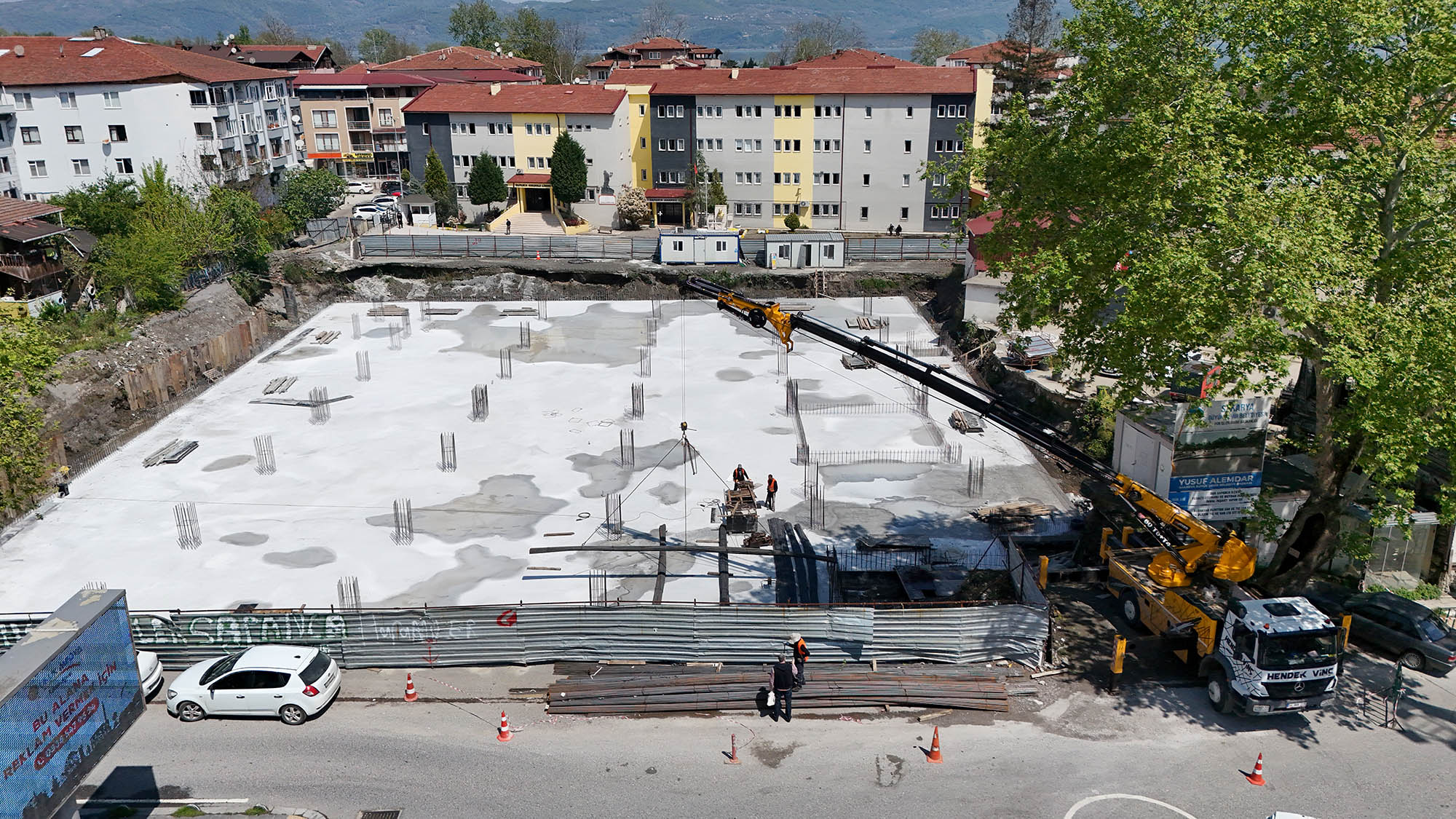 Sapanca’nın yeni meydanı hızla şekilleniyor