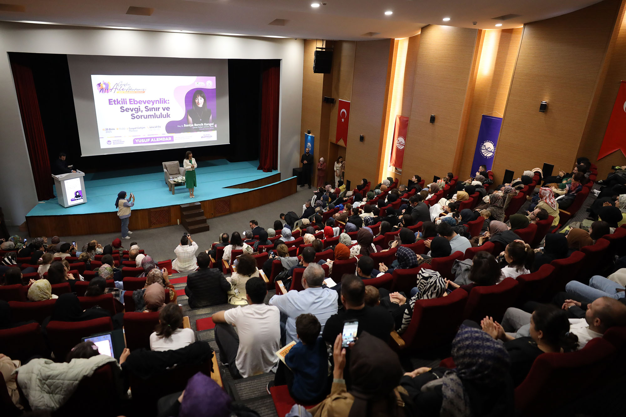 “Çocuklarınıza pahalı hediyeler değil, sevgi dolu anlar verin”