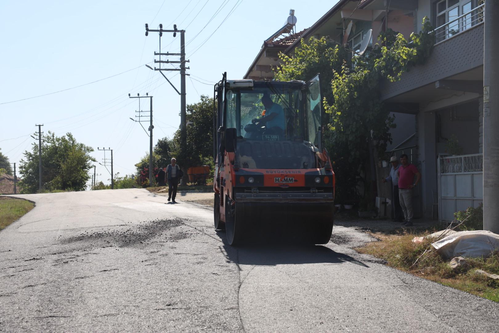 Büyükşehir’den Ferizli Ağacık’a sıcak asfalt dokunuşu