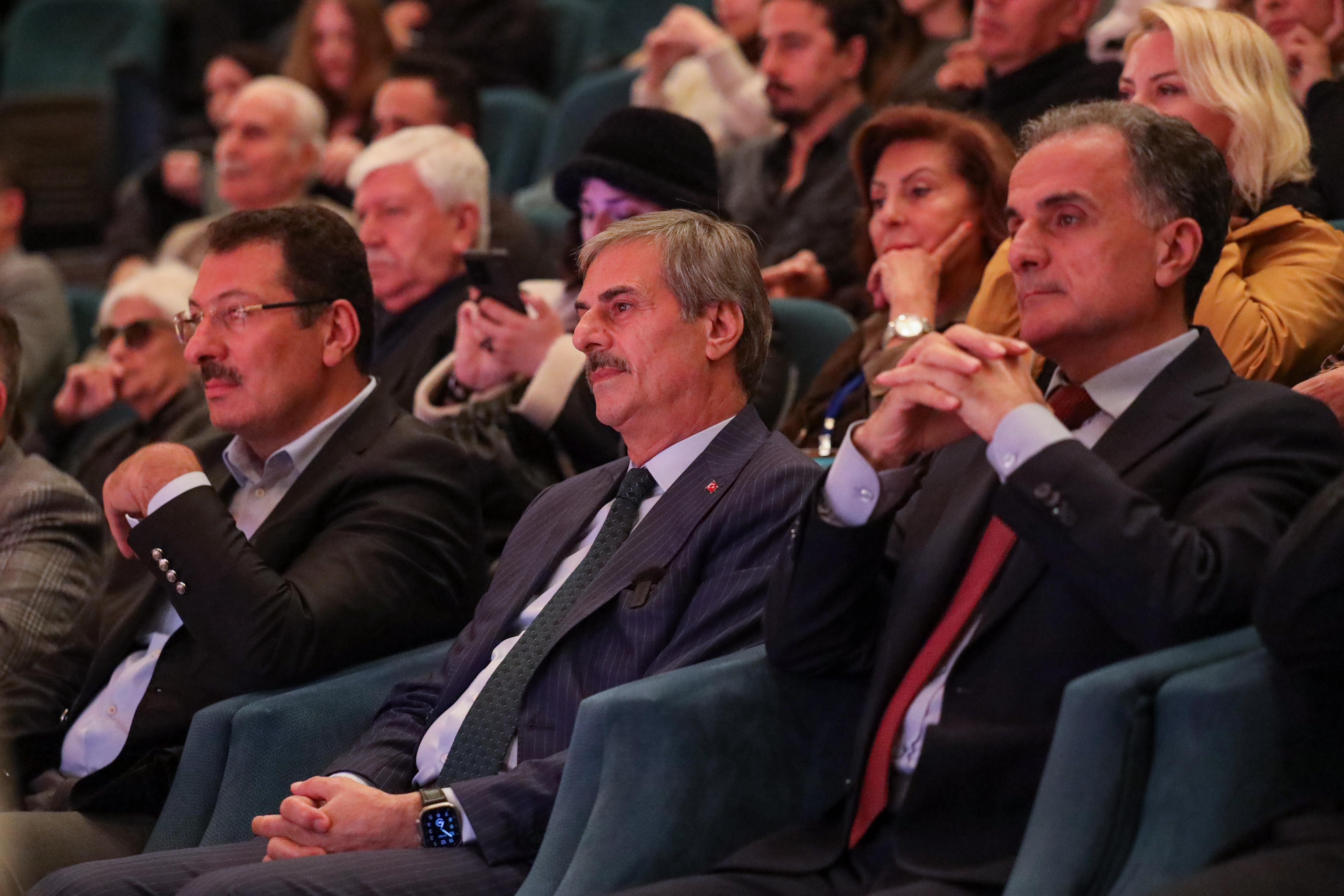“Sanat toplumların ve şehirlerin gelişimine katkı sağlayan önemli başlıklardan biridir”