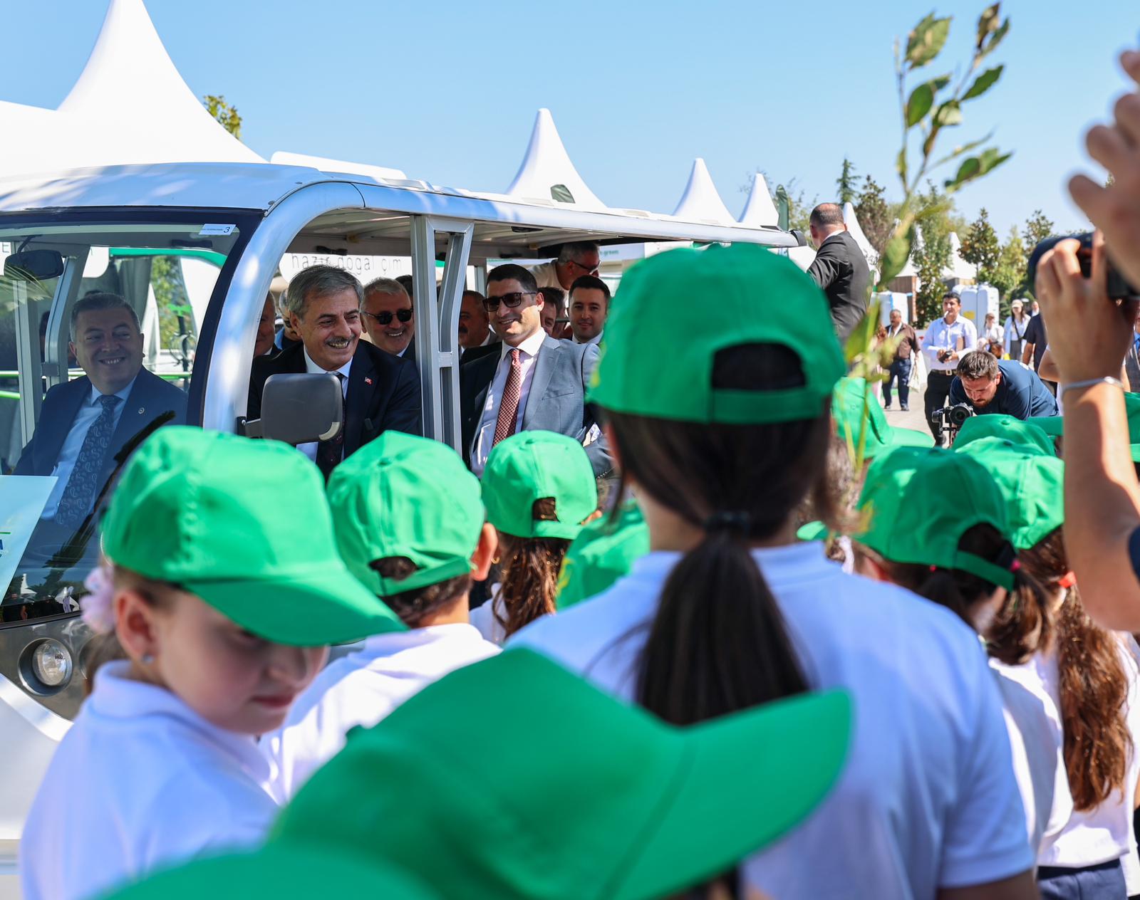 8. Uluslararası Peyzaj, Süs Bitkileri, Bahçe Sanatları ve Ekipmanları Fuarı kapılarını açtı
