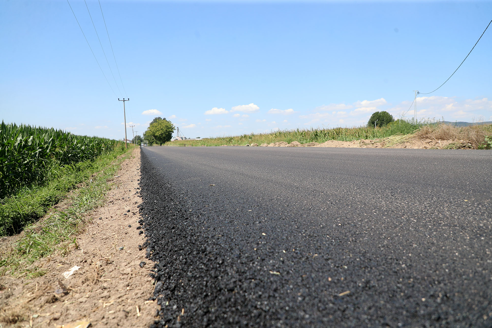 Büyükşehir’den Eski Ankara Yolu’nun çehresini değiştiren mesai