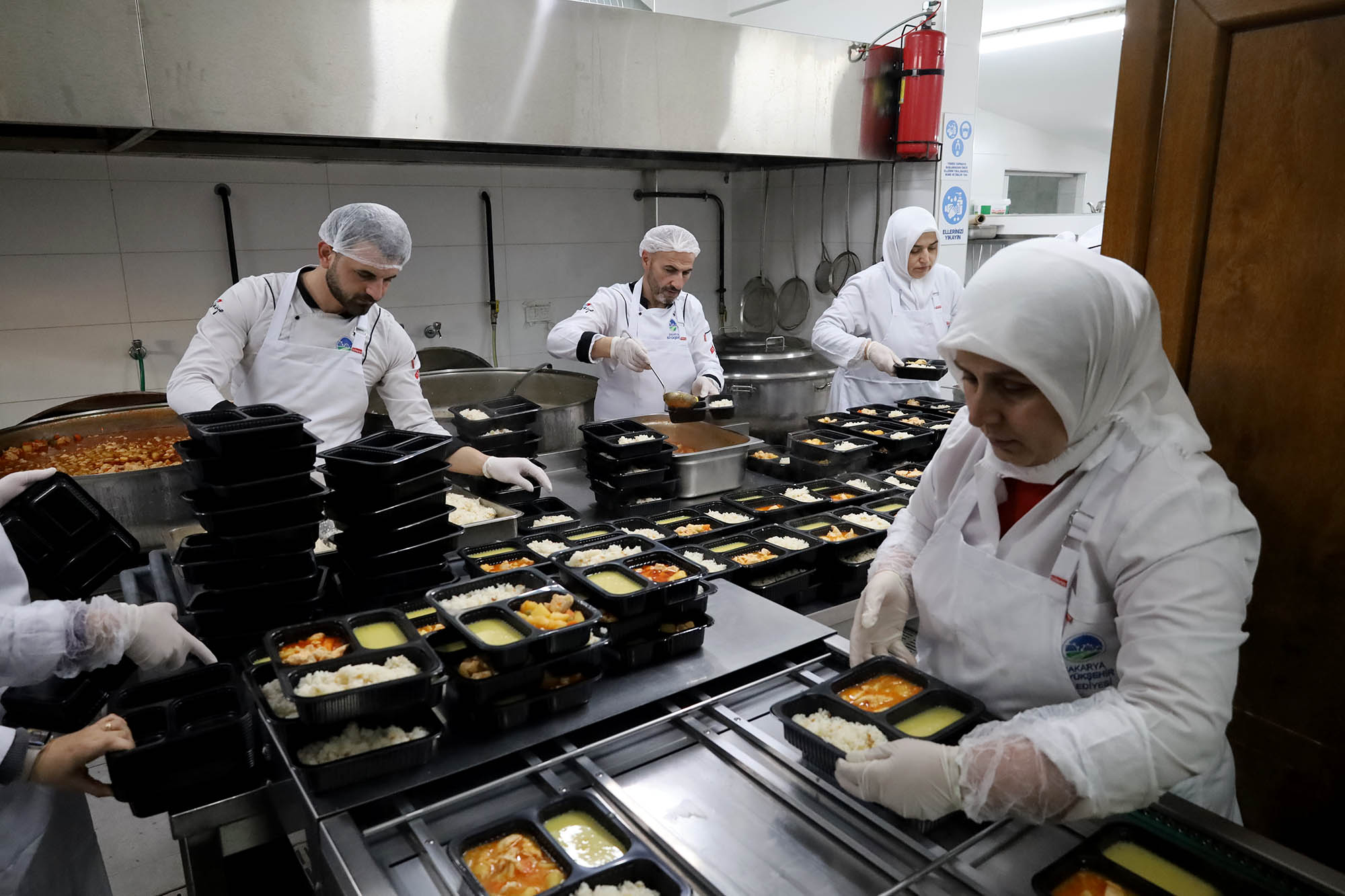 Bayramın bereketi ihtiyaç sahiplerinin sofrasına ulaşacak