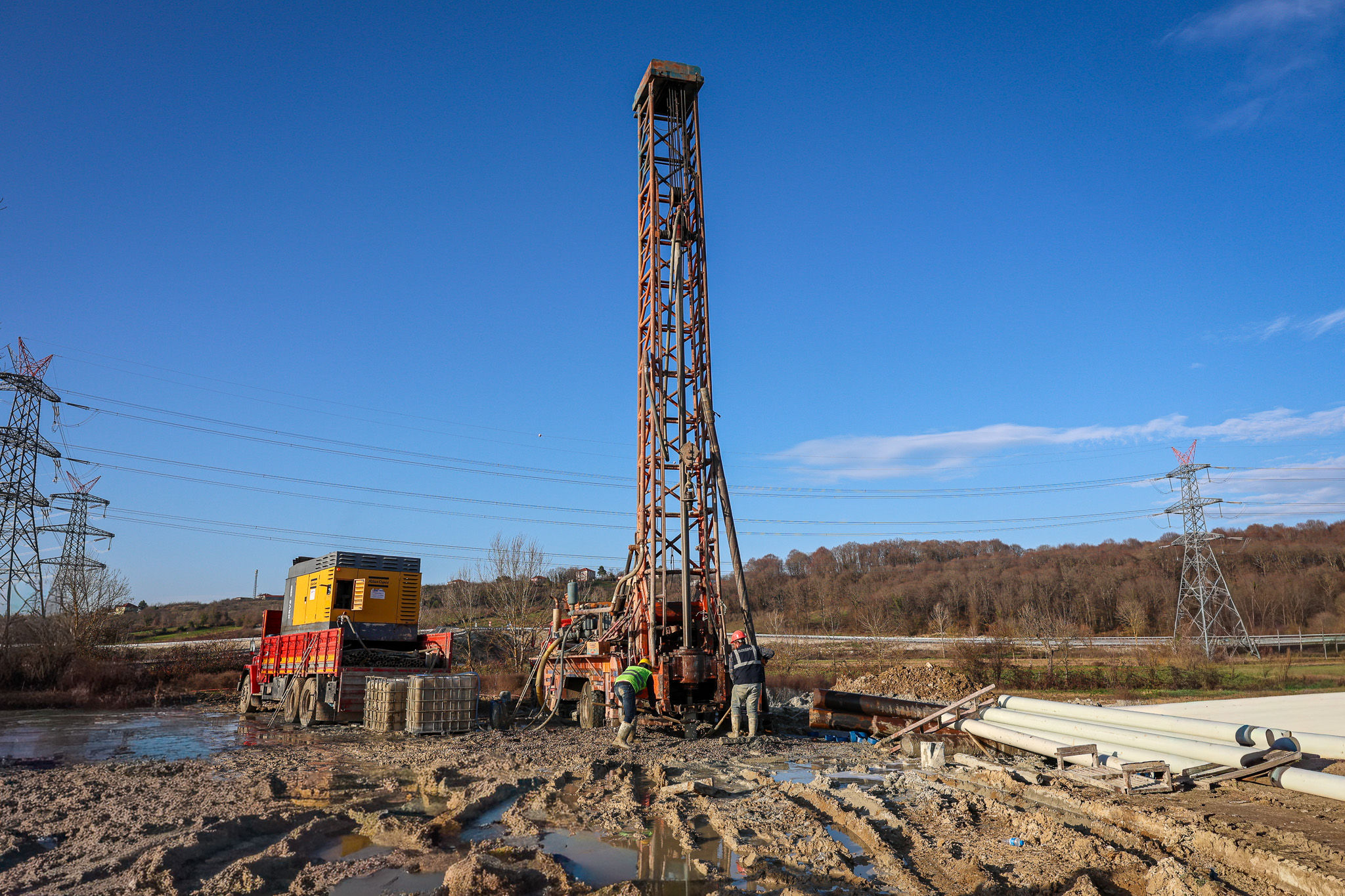 Yerin 104 metre altından çıkarılan içme suyu Karasu’da 5 mahalleye iletilecek