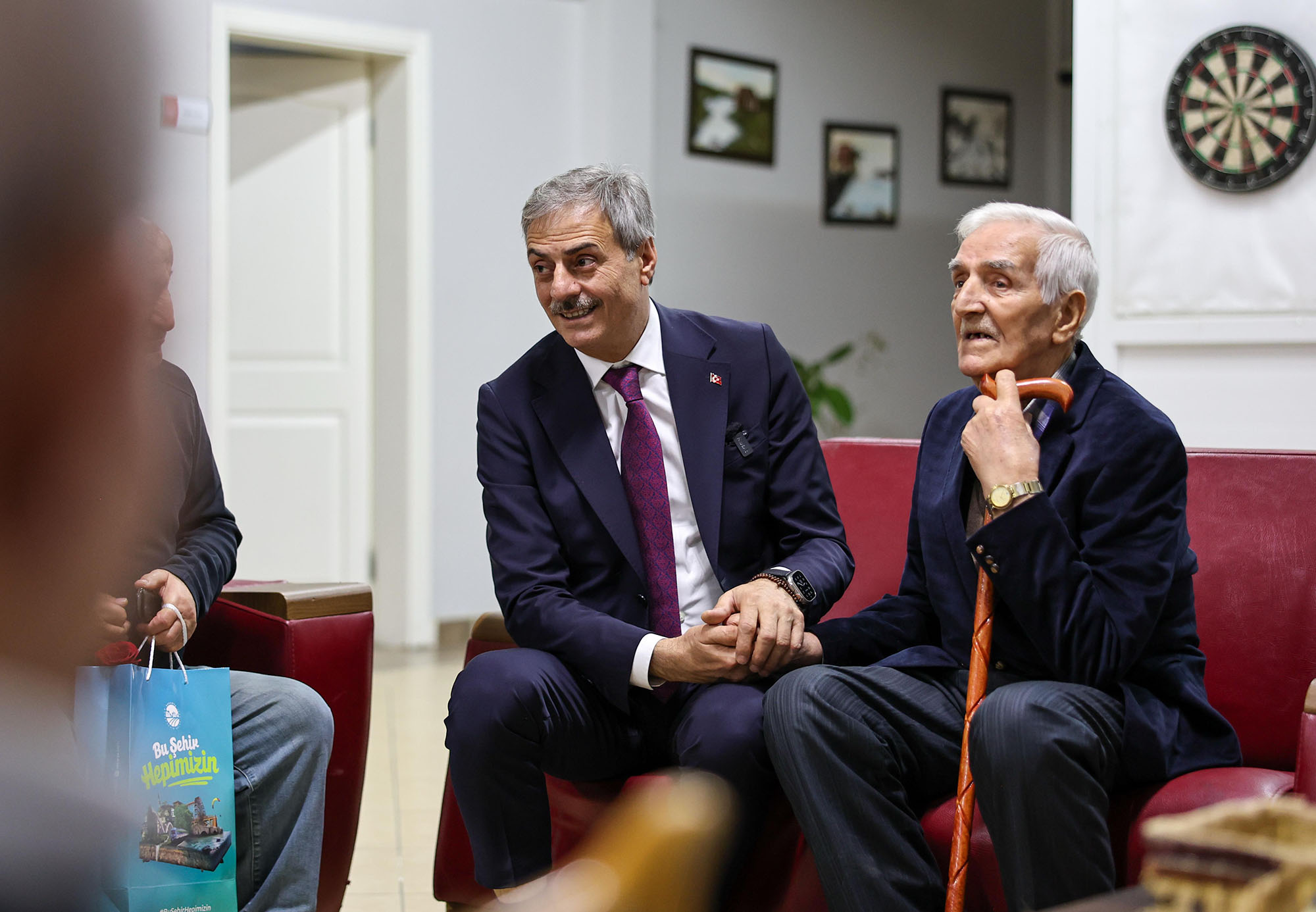 Yusuf Alemdar’dan eli öpülesi büyüklere anlamlı ziyaret: “Tecrübelerinizle bize daima yol gösterici oldunuz”