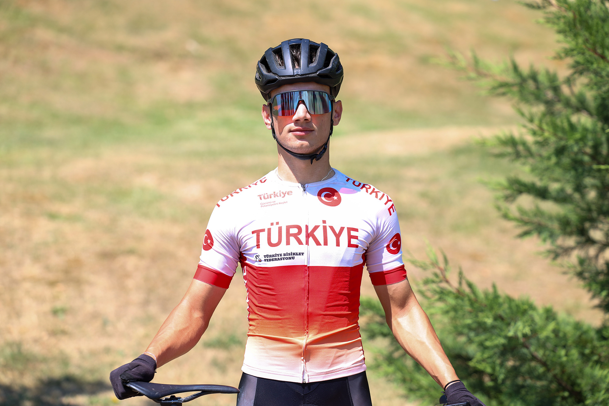 Milli pedallar dünyanın en heyecanlı yarışında, Sakarya’da pedal çevirecek: “Tüm Sakarya’yı Ay Yıldızlı bayrağa desteğe çağırıyoruz”