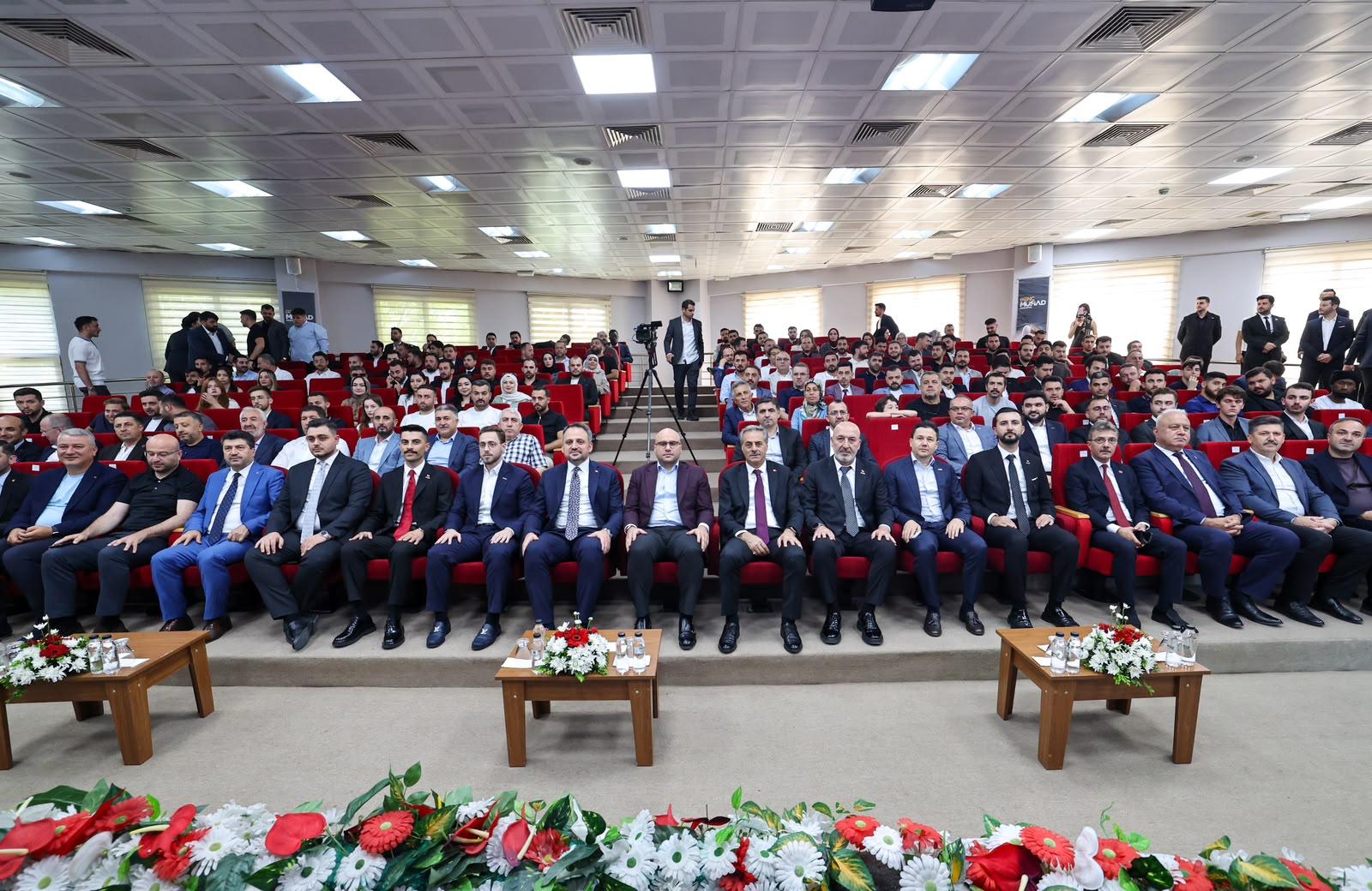 “Gençlerimize düğün salonu desteği sunacağız”