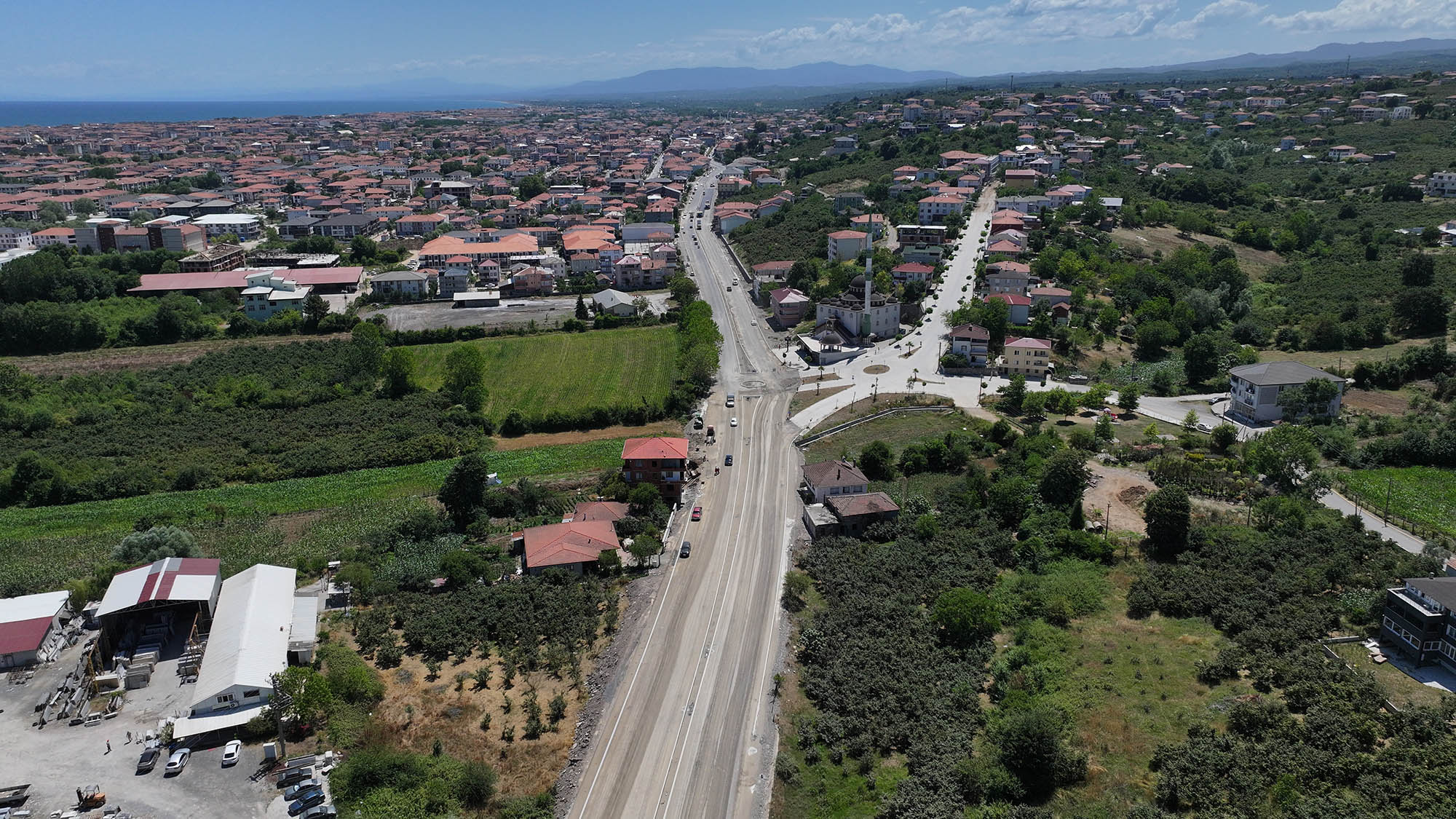 Karasu’nun en işlek güzergahı yepyeni bir yüze kavuşuyor 