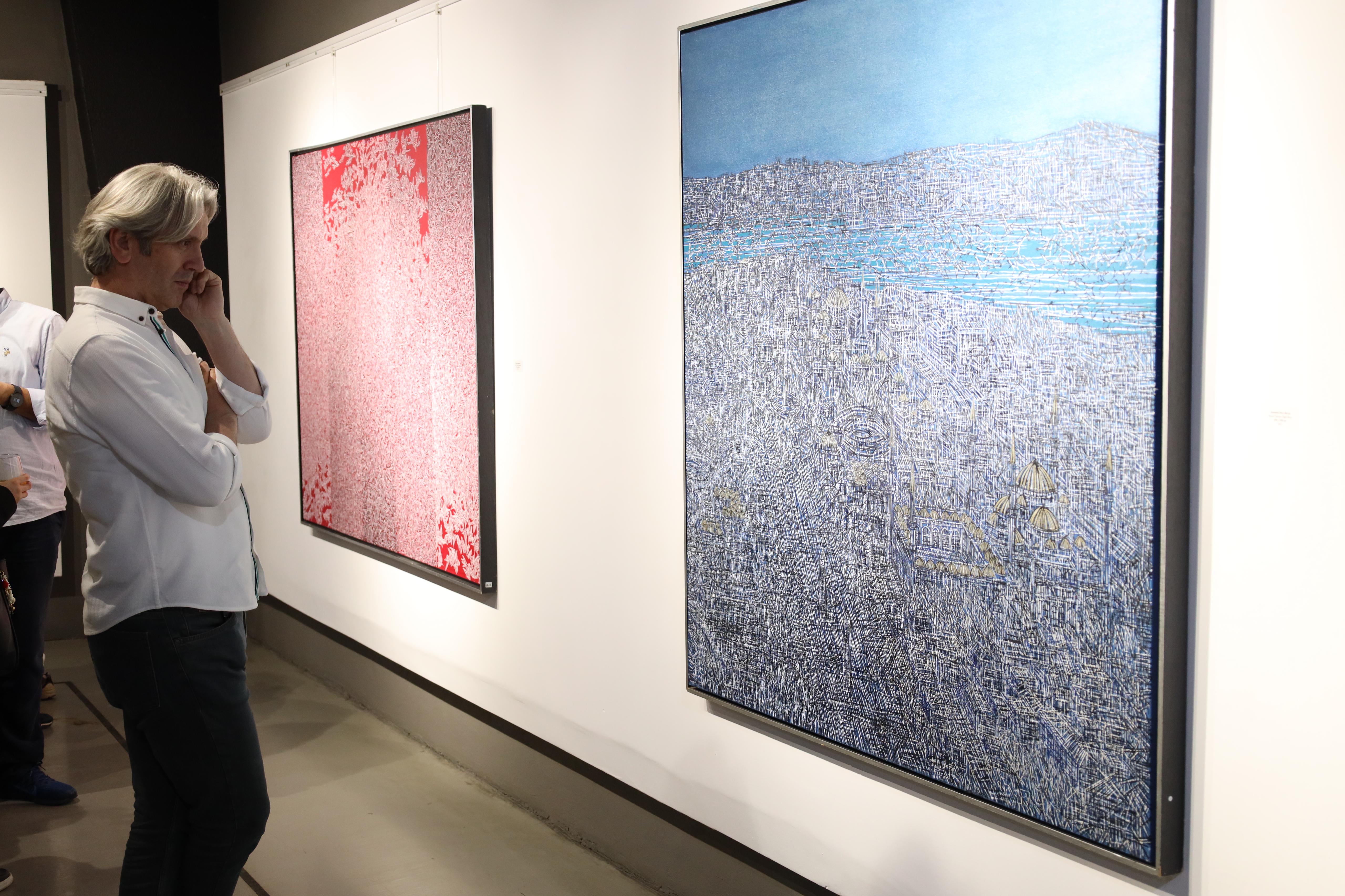 Ressam Devrim Erbil’in ‘Yatay Derinlik’ sergisi OSM’de kapılarını açtı