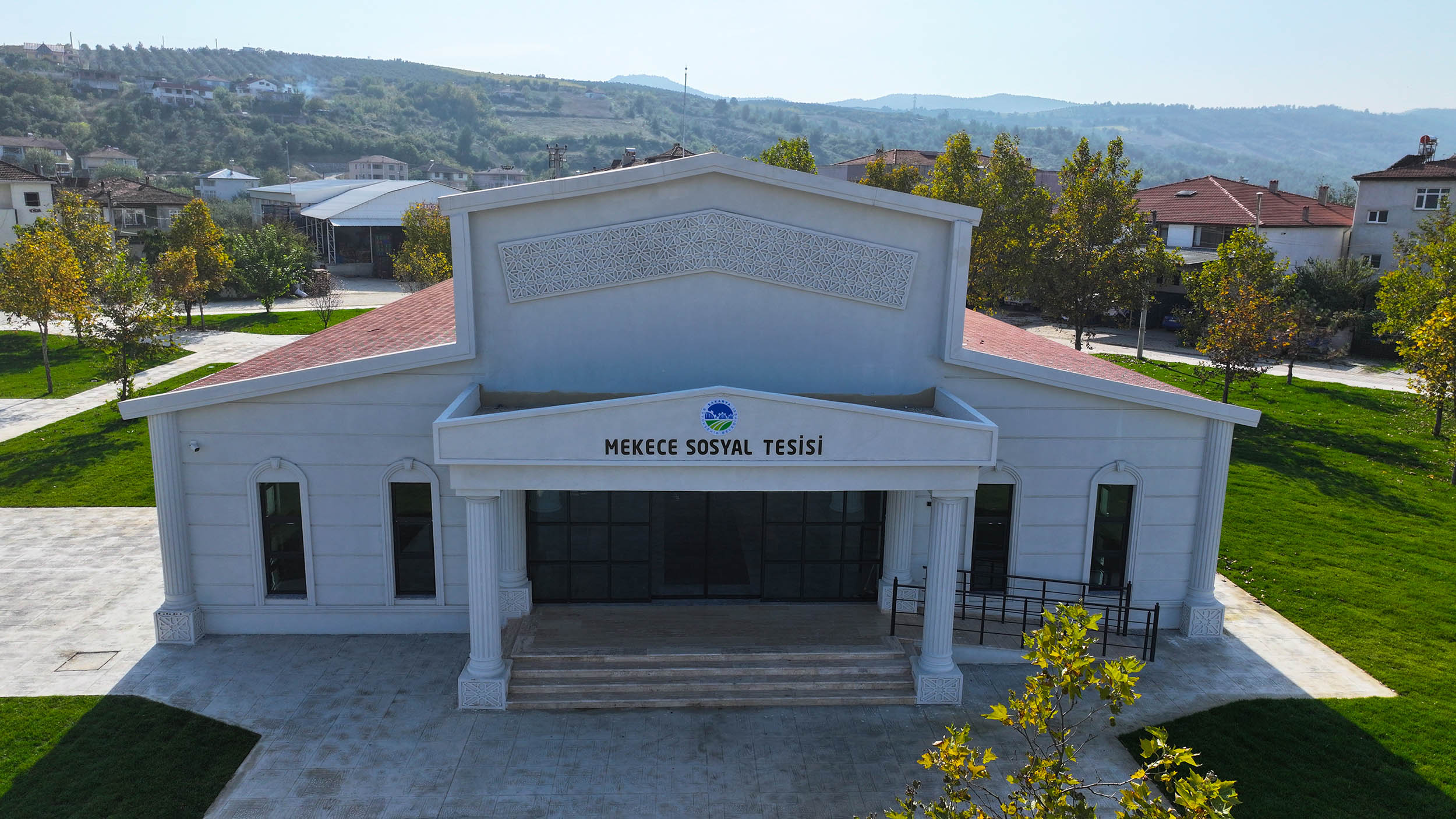 Âtıl arazi binlerce kişinin sosyal yaşamına dokunacak sosyal projeye dönüştü: Mekece Sosyal Tesisleri kapılarını açtı…