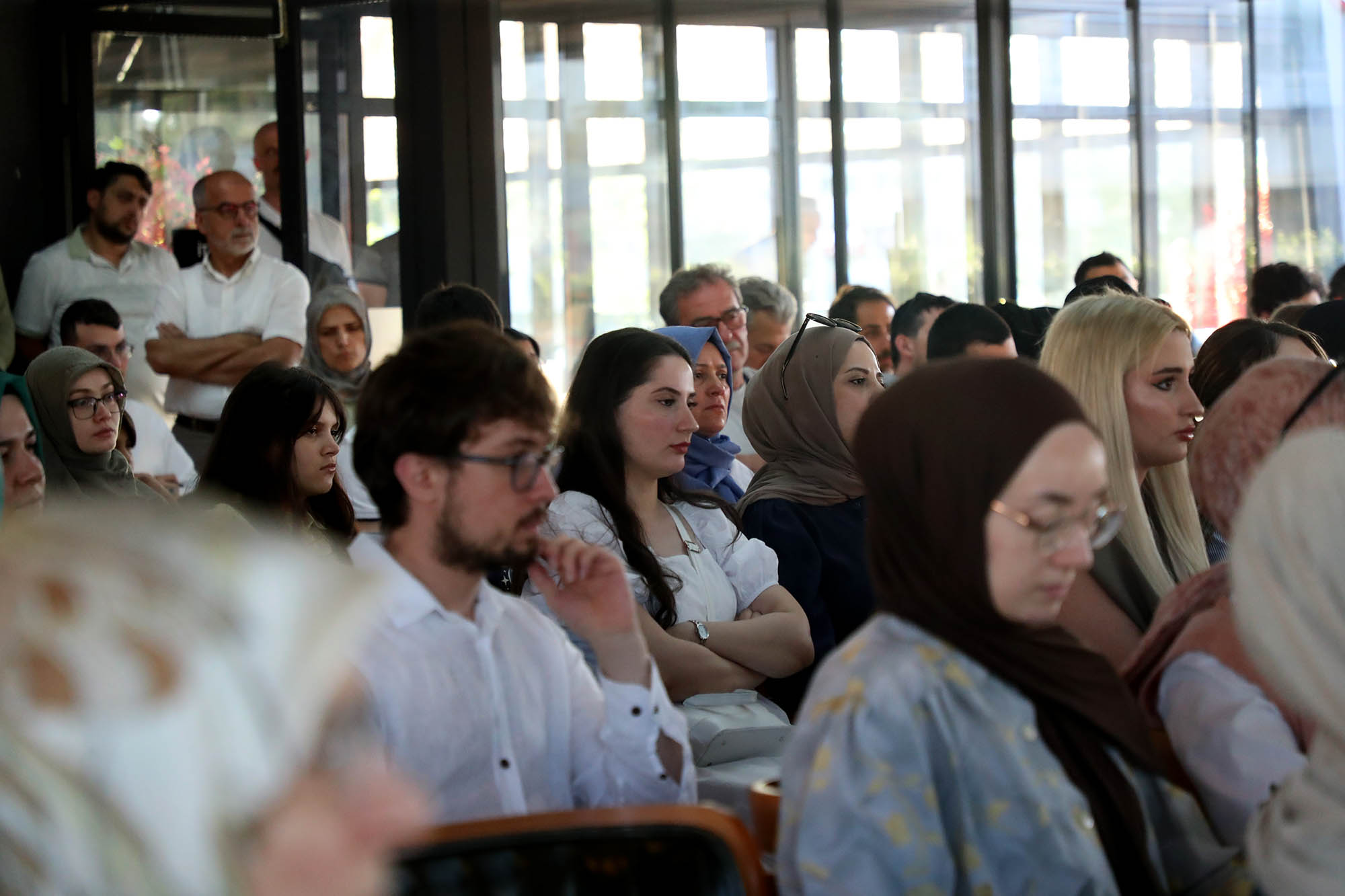 Ahmet Özhan OSM’de sanatseverlerle buluştu: “Farklılıklar özümüzde bir oluşumuzu değiştirmez”