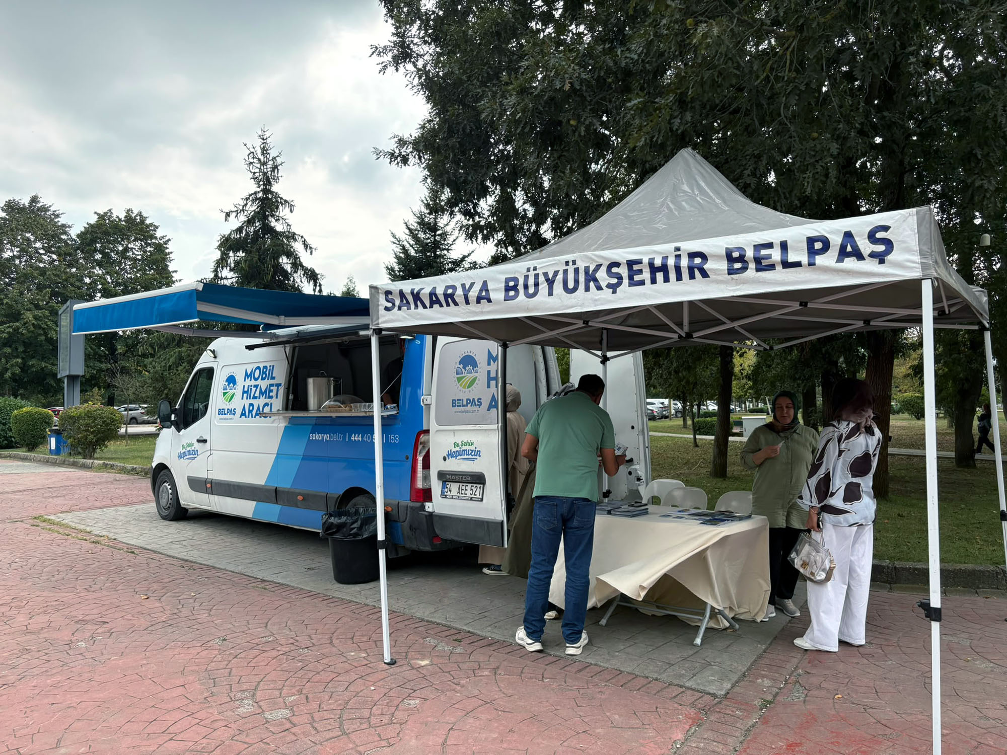 Büyükşehir’den üniversitelilere kampüste sıcak karşılama