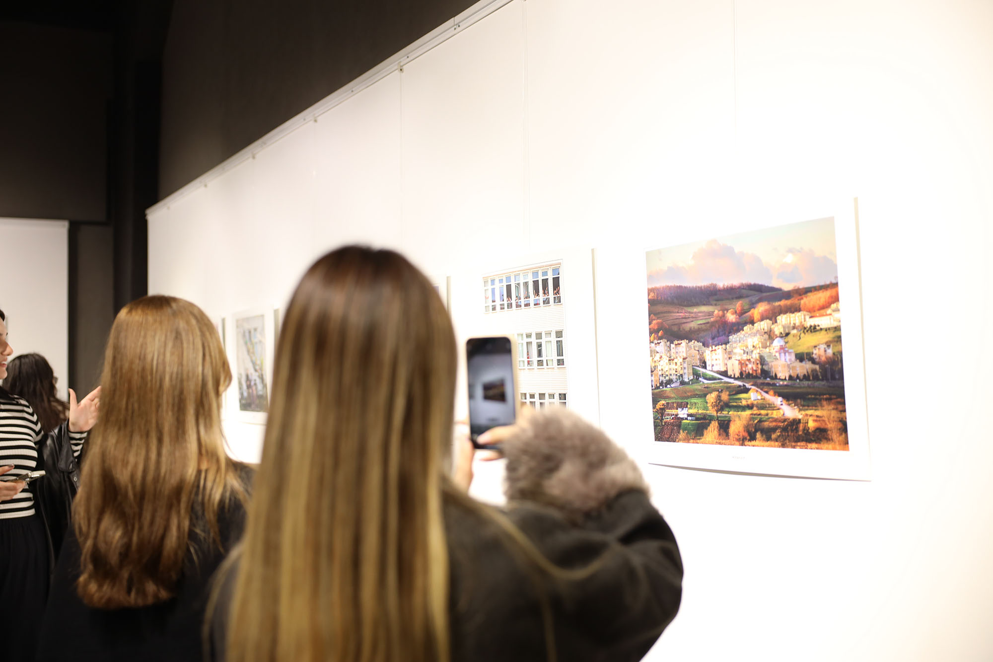 Sakarya’nın kültürünü yansıtan kareler OSM’de sanatseverle buluştu