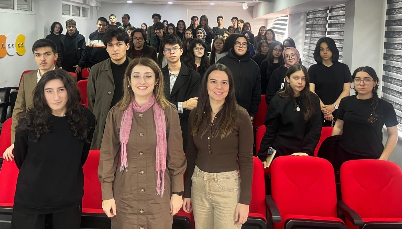 Büyükşehir’den bin 400 lise öğrencisine “İklim Değişikliği ve Sıfır Atık” eğitimi