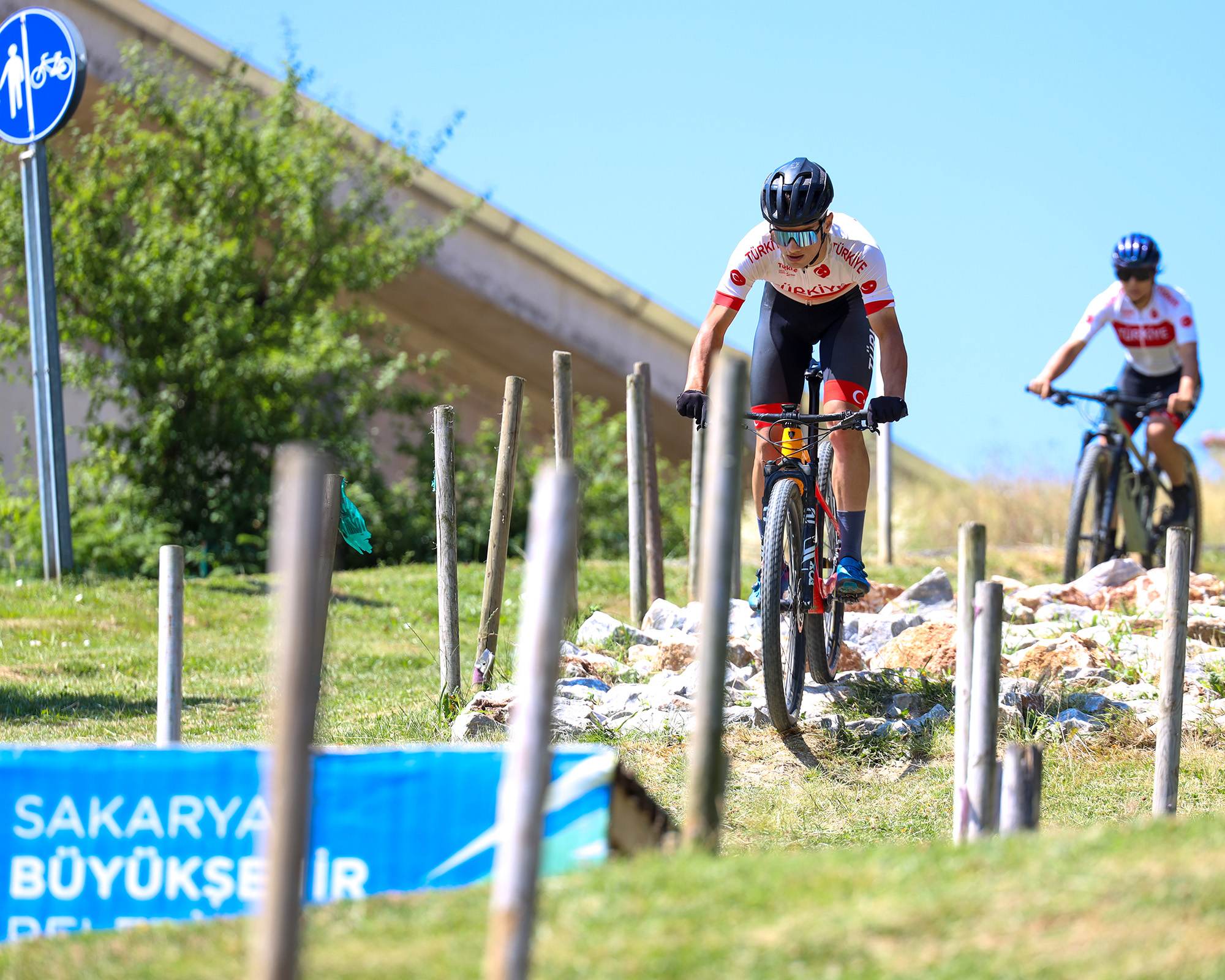 Milli pedallar dünyanın en heyecanlı yarışında, Sakarya’da pedal çevirecek: “Tüm Sakarya’yı Ay Yıldızlı bayrağa desteğe çağırıyoruz”