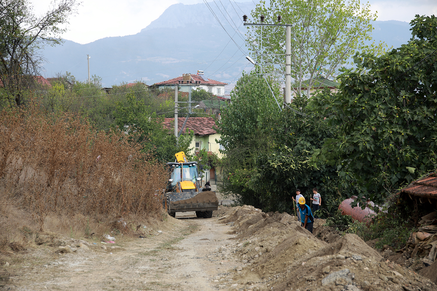 Geyve’nin iki mahallesine bol ve sağlıklı içmesuyu