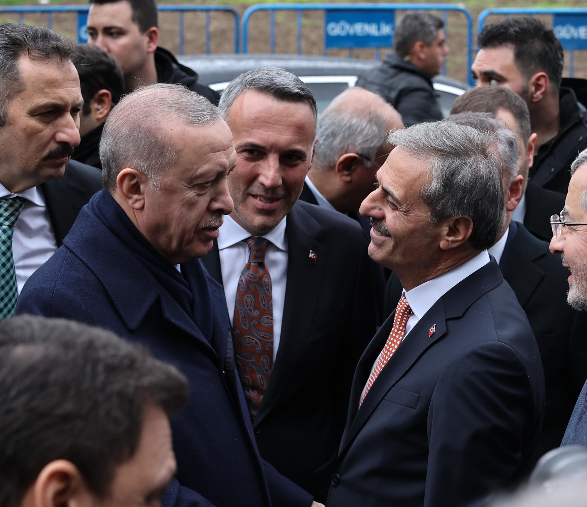 “Davamızın ve liderimizin yanında olmaya devam edeceğiz”