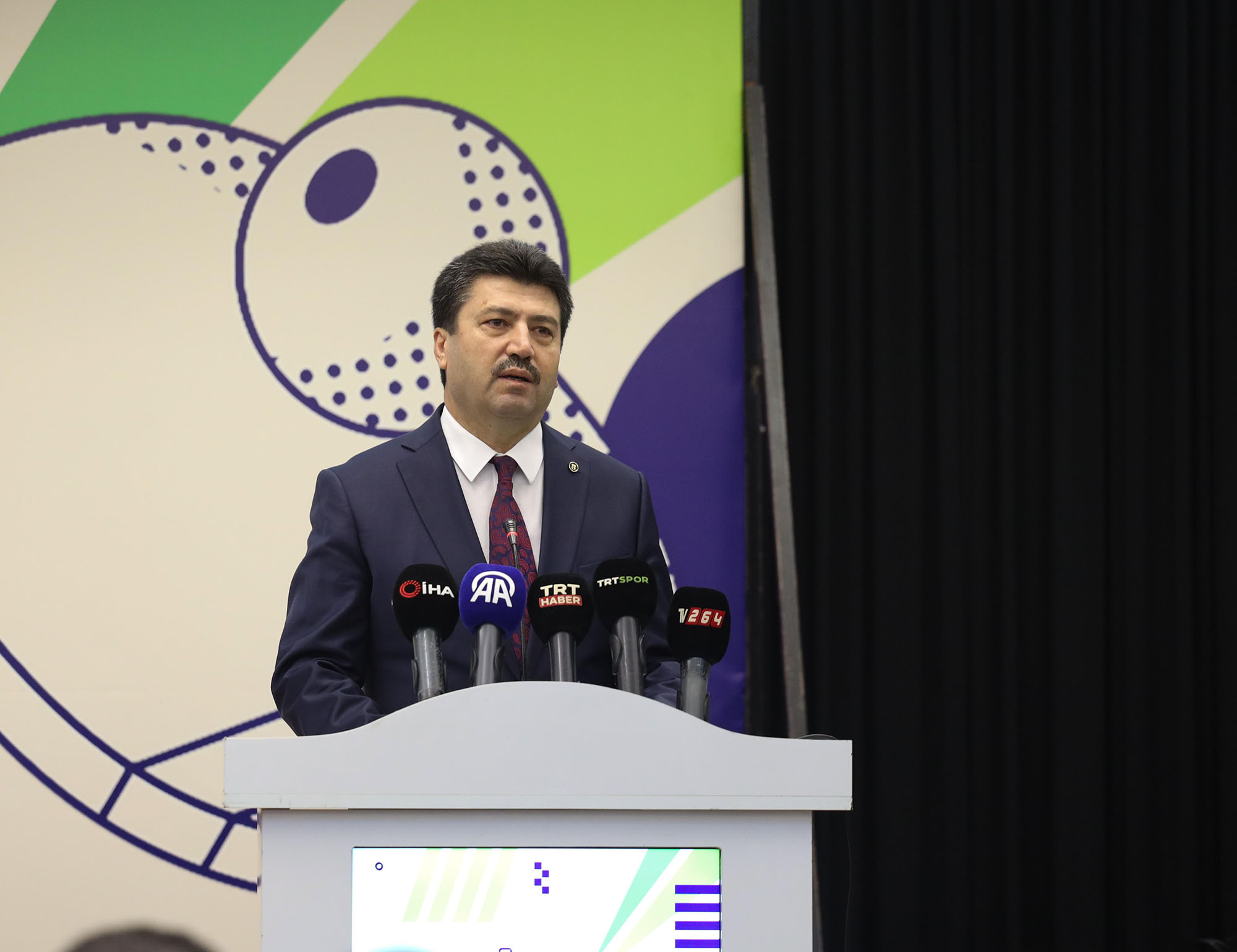 “Şehrin spor altyapısını güçlendirecek adımları kararlılıkla atıyoruz”