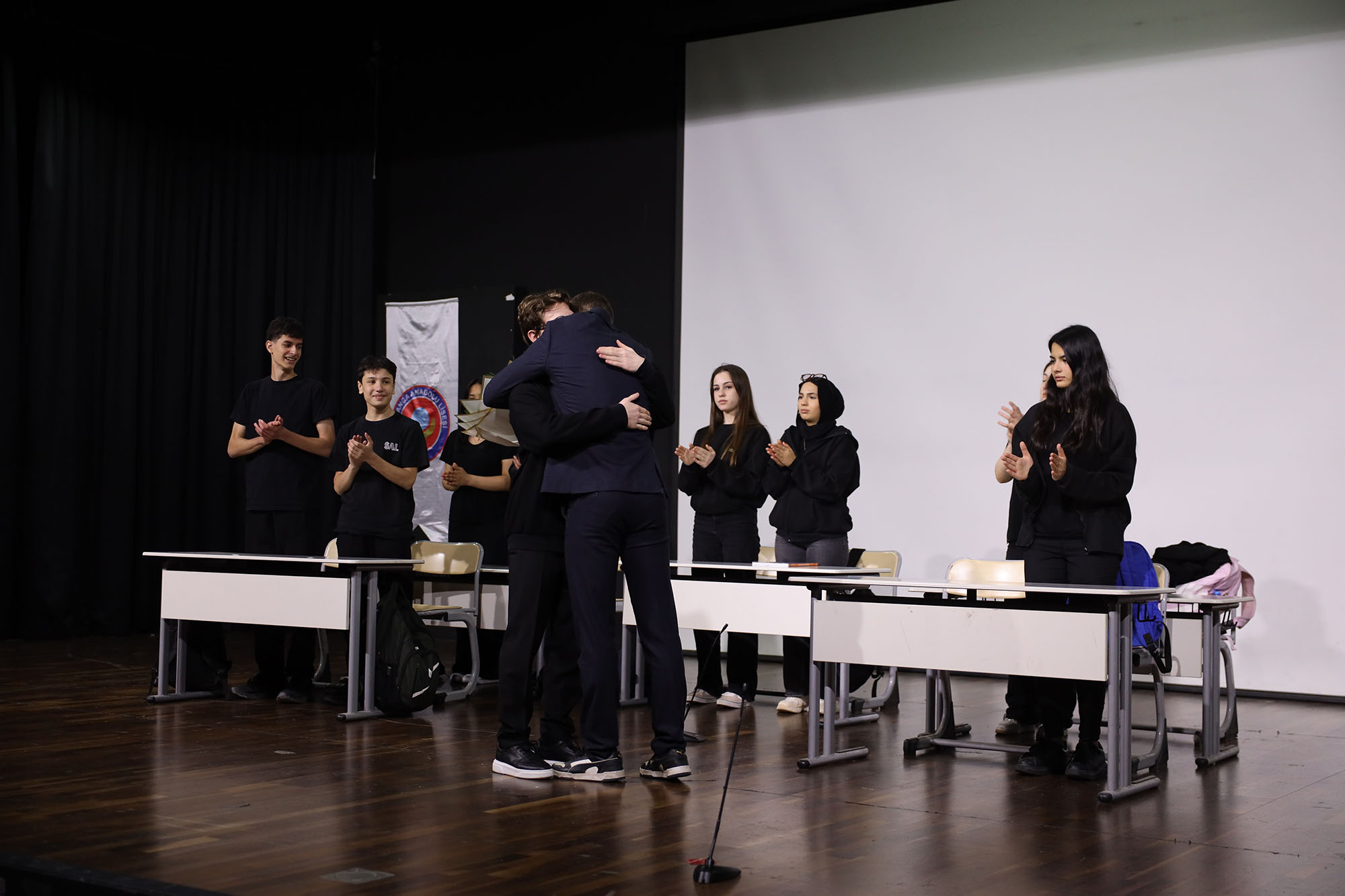 9. Liseler Arası Tiyatro Festivali’nde perde kapandı: Ödüller 7 Mayıs’ta sahiplerini buluyor