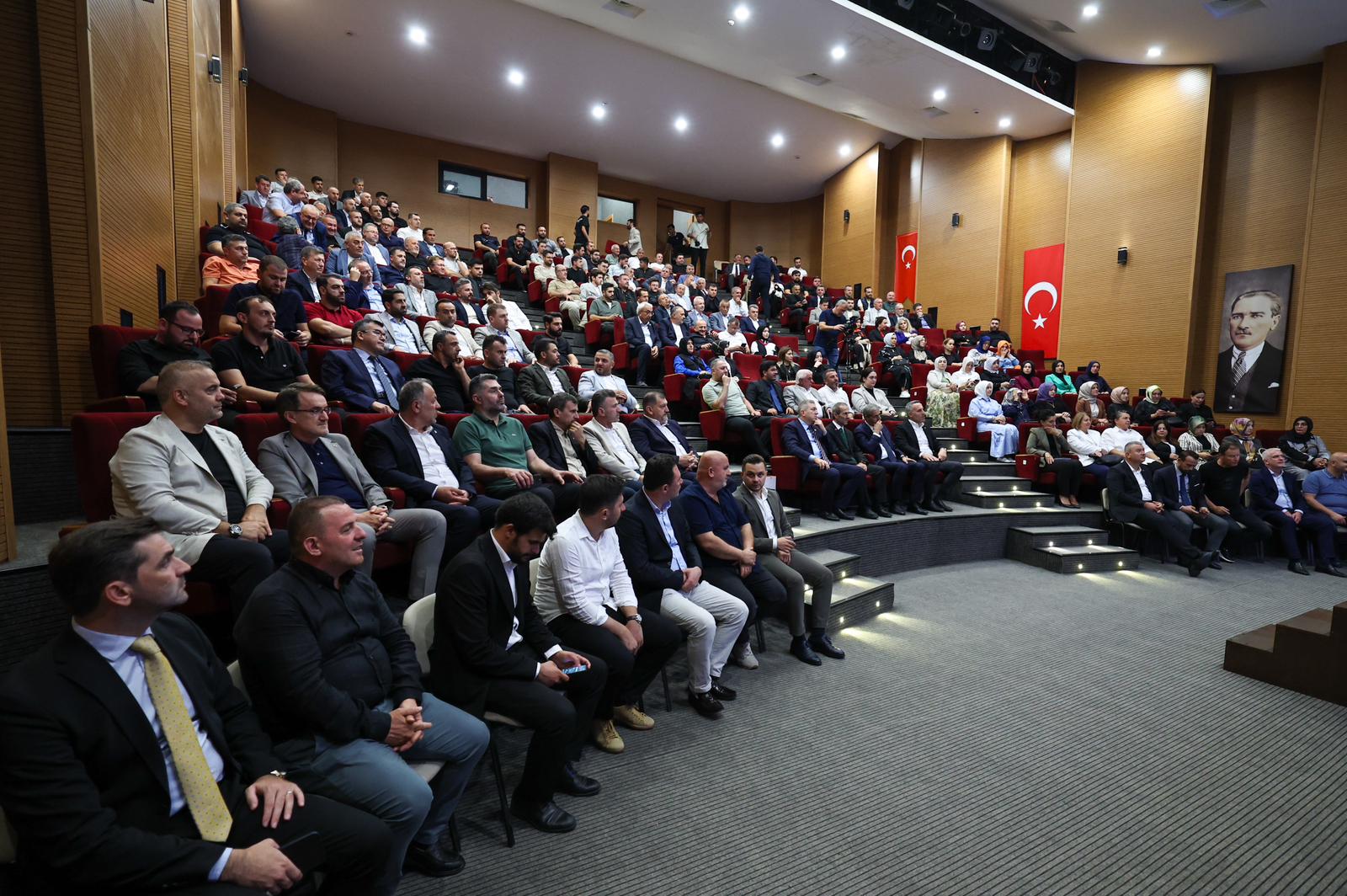  “Raylı Sistemin bu yıl ihale sürecini tamamlayıp 2026’da yapımına başlayacağız”