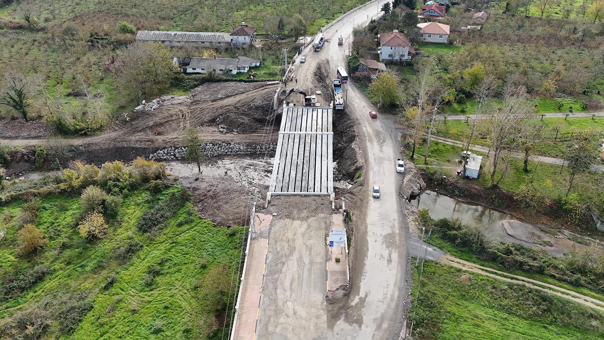 Karapürçek ulaşımına güç katacak Mesudiye Köprüsü’ne adım adım