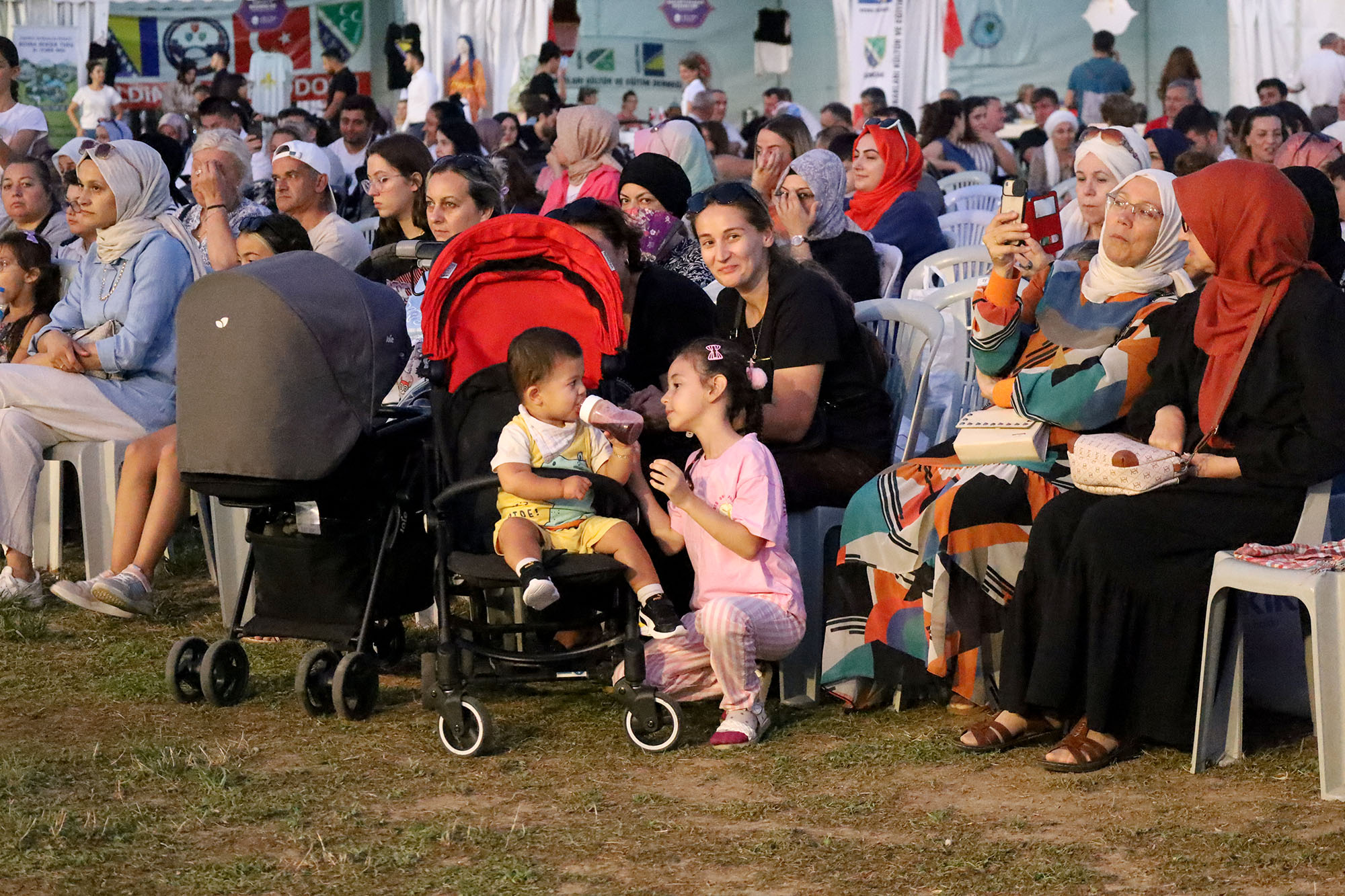 Hemşehri buluşmalarına unutulmaz son: Millet Bahçesi kültür festivalinde on binleri ağırladı