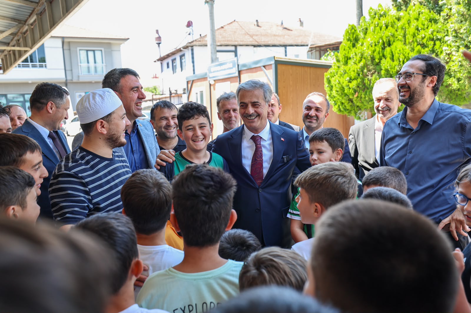 “Gençlerimiz için çok güzel yatırımların hayata geçtiği bir dönem yaşıyoruz”