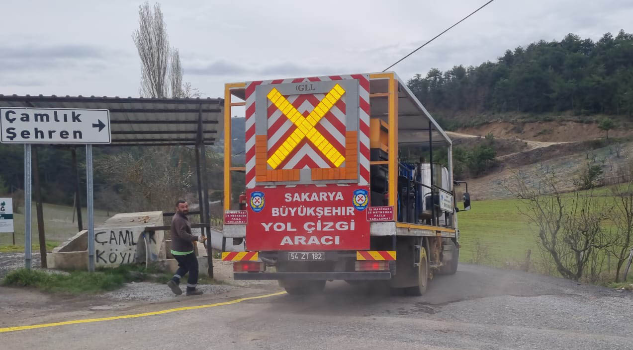 Büyükşehir’den kırsaldaki grup yollarında çizgi mesaisi