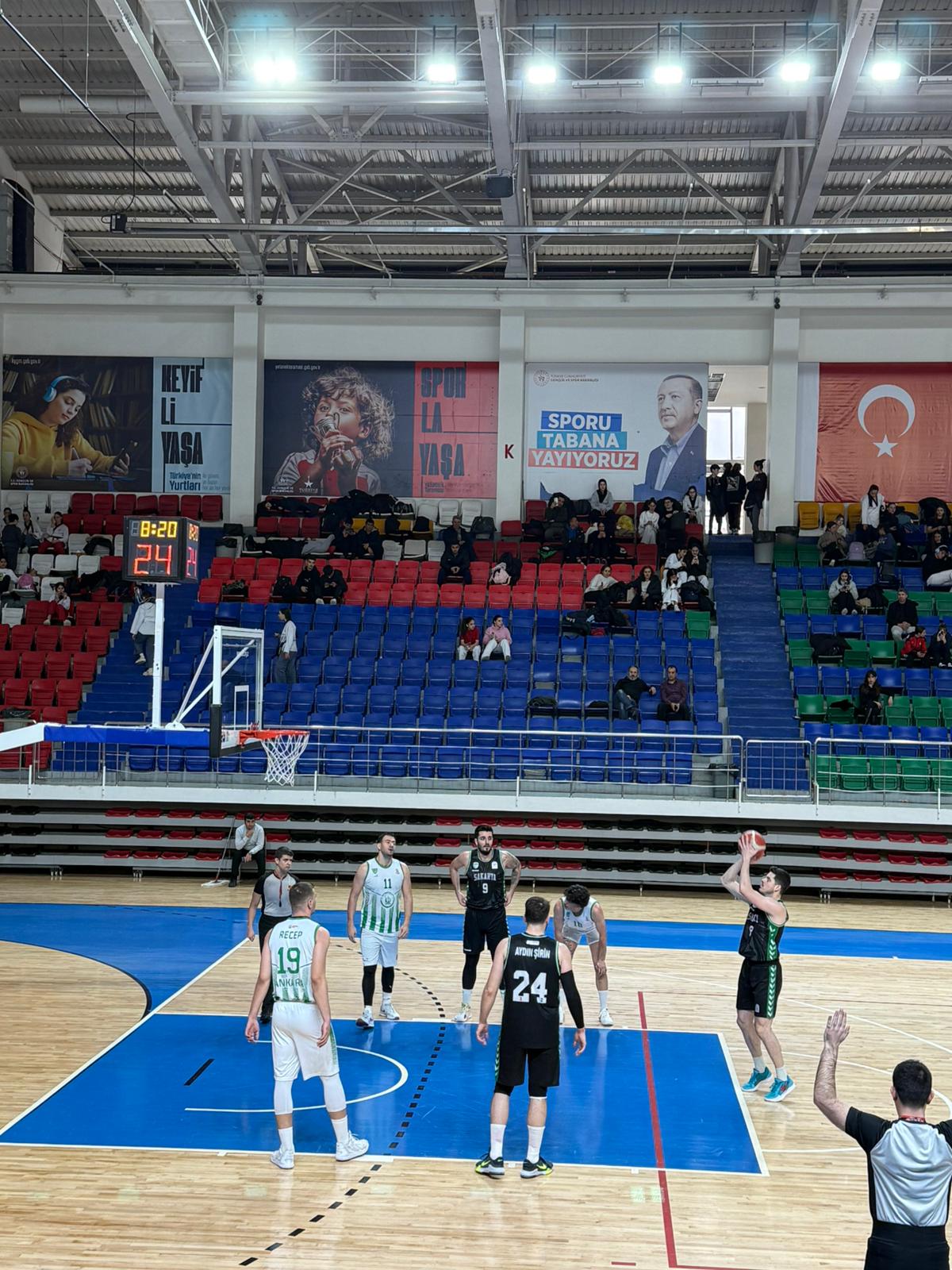 Parkede nefes kesen galibiyet: Büyükşehir Basketbol Play-Off’ta!